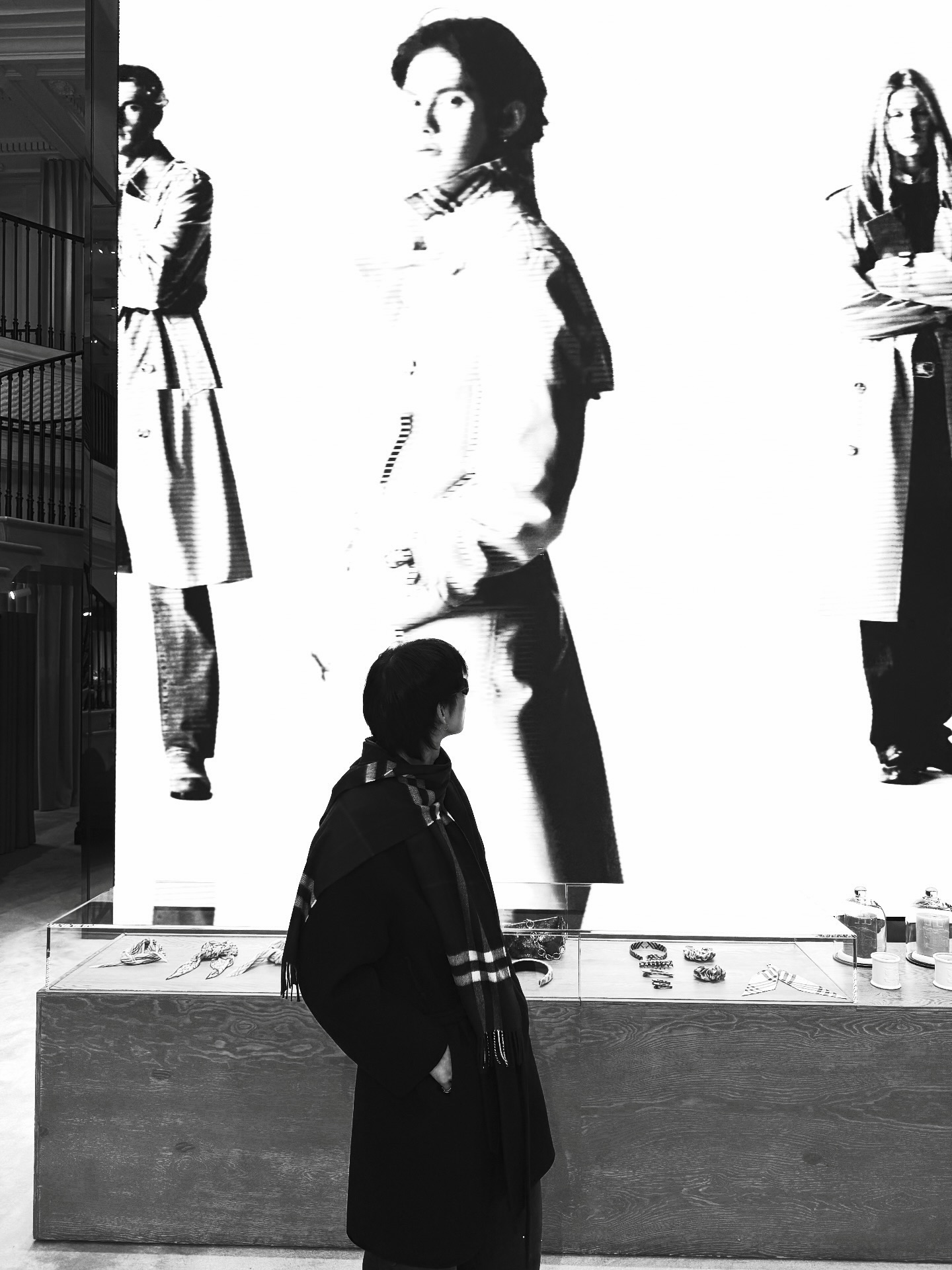 ไบร์ท - วชิรวิชญ์ ชีวอารี