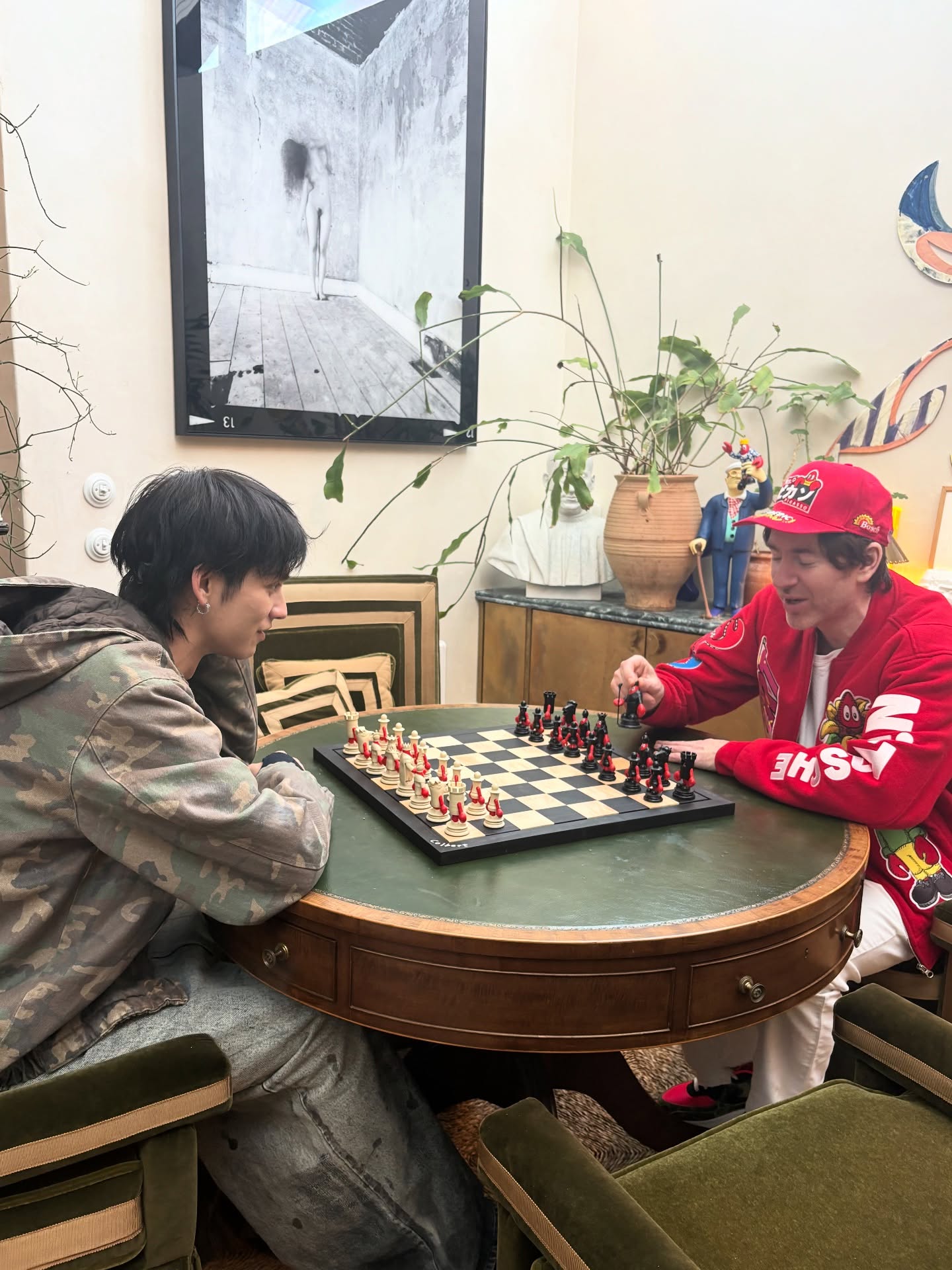 ไบร์ท - วชิรวิชญ์ ชีวอารี