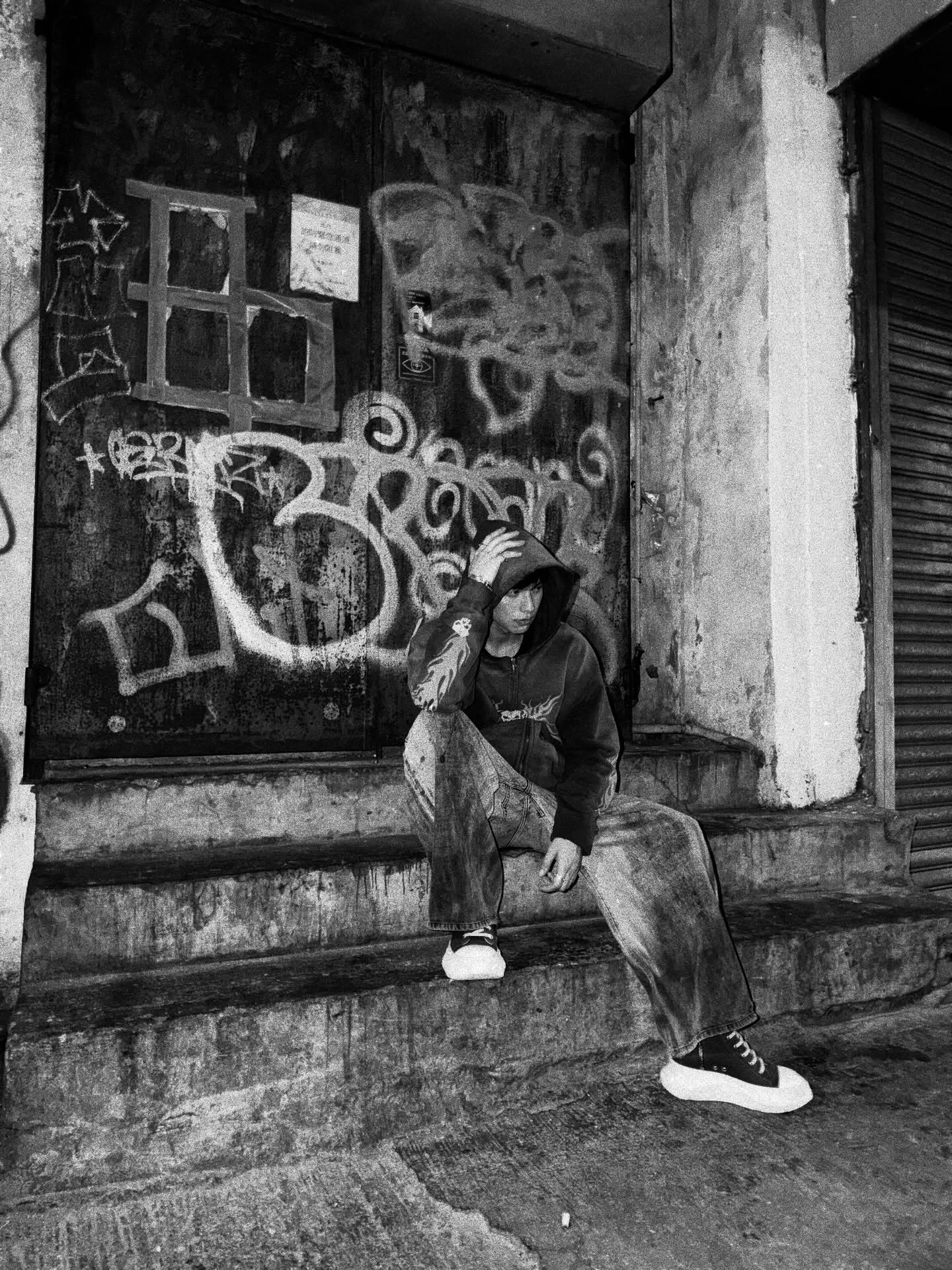 ไบร์ท - วชิรวิชญ์ ชีวอารี