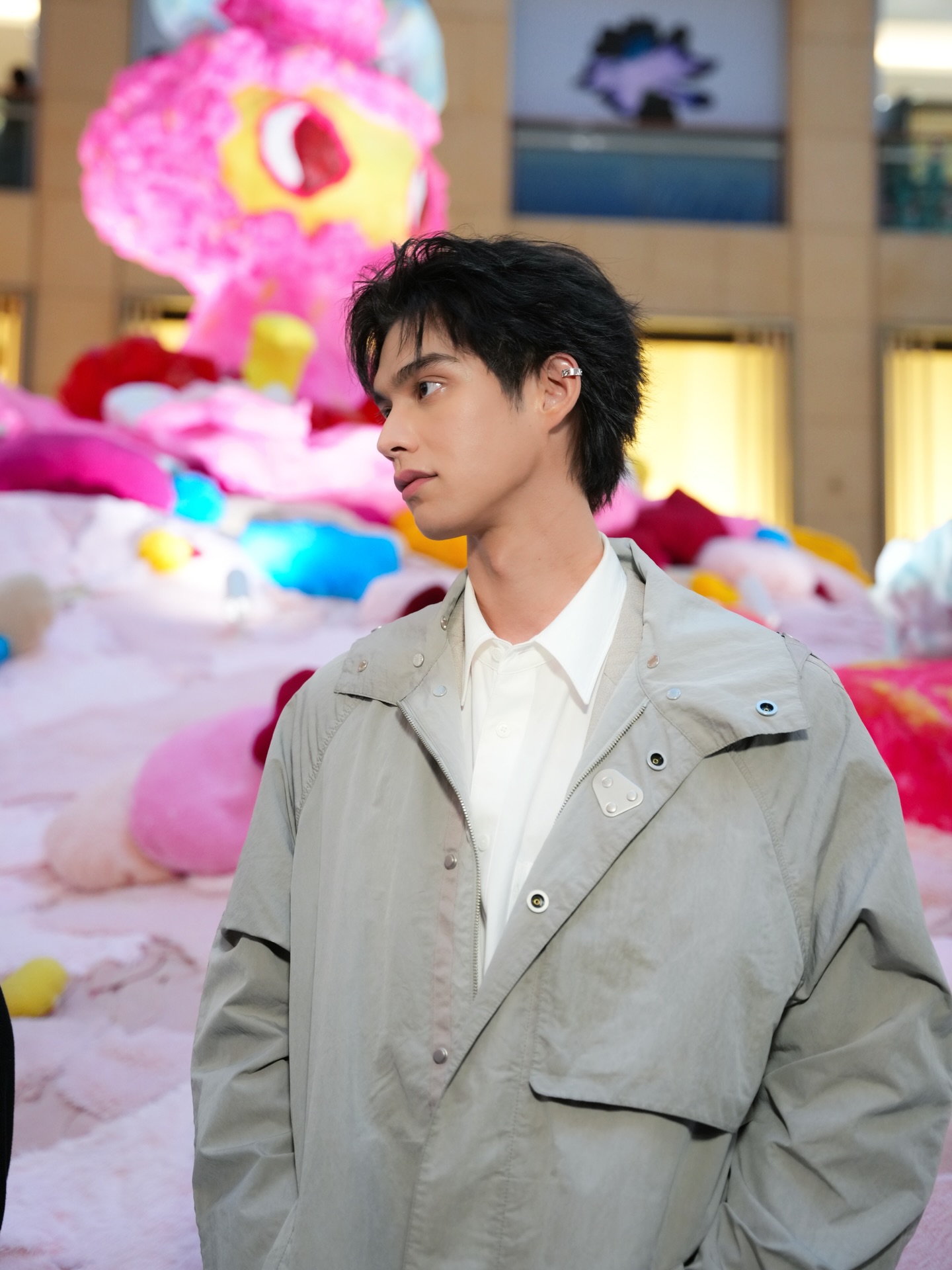 ไบร์ท - วชิรวิชญ์ ชีวอารี