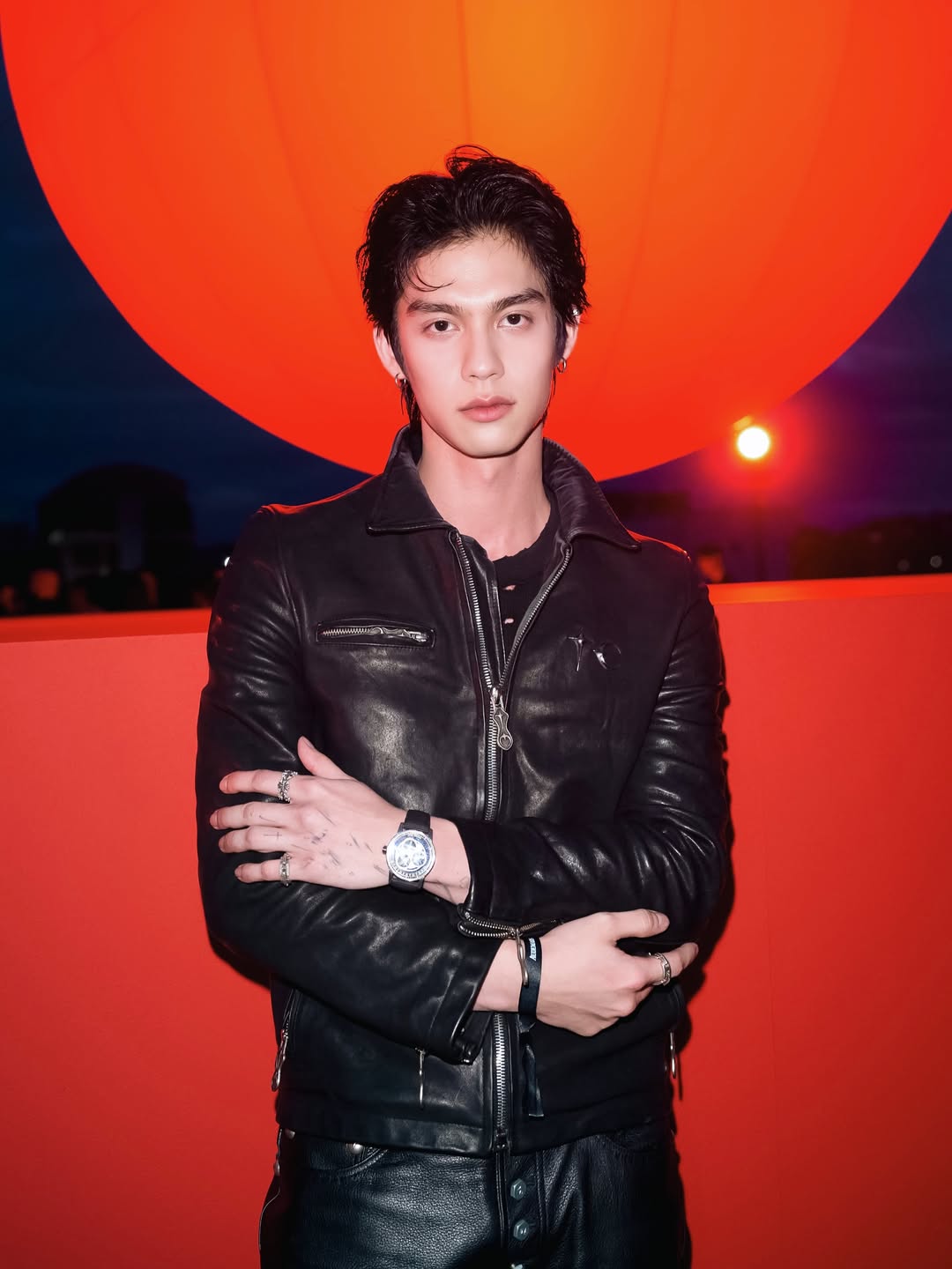 ไบร์ท - วชิรวิชญ์ ชีวอารี