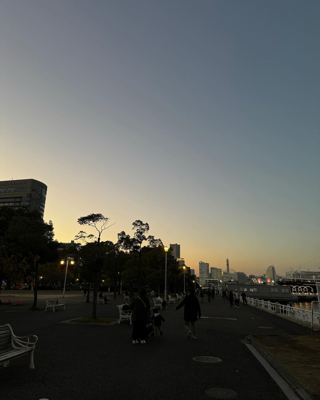 ซาร่า เล็กจ์