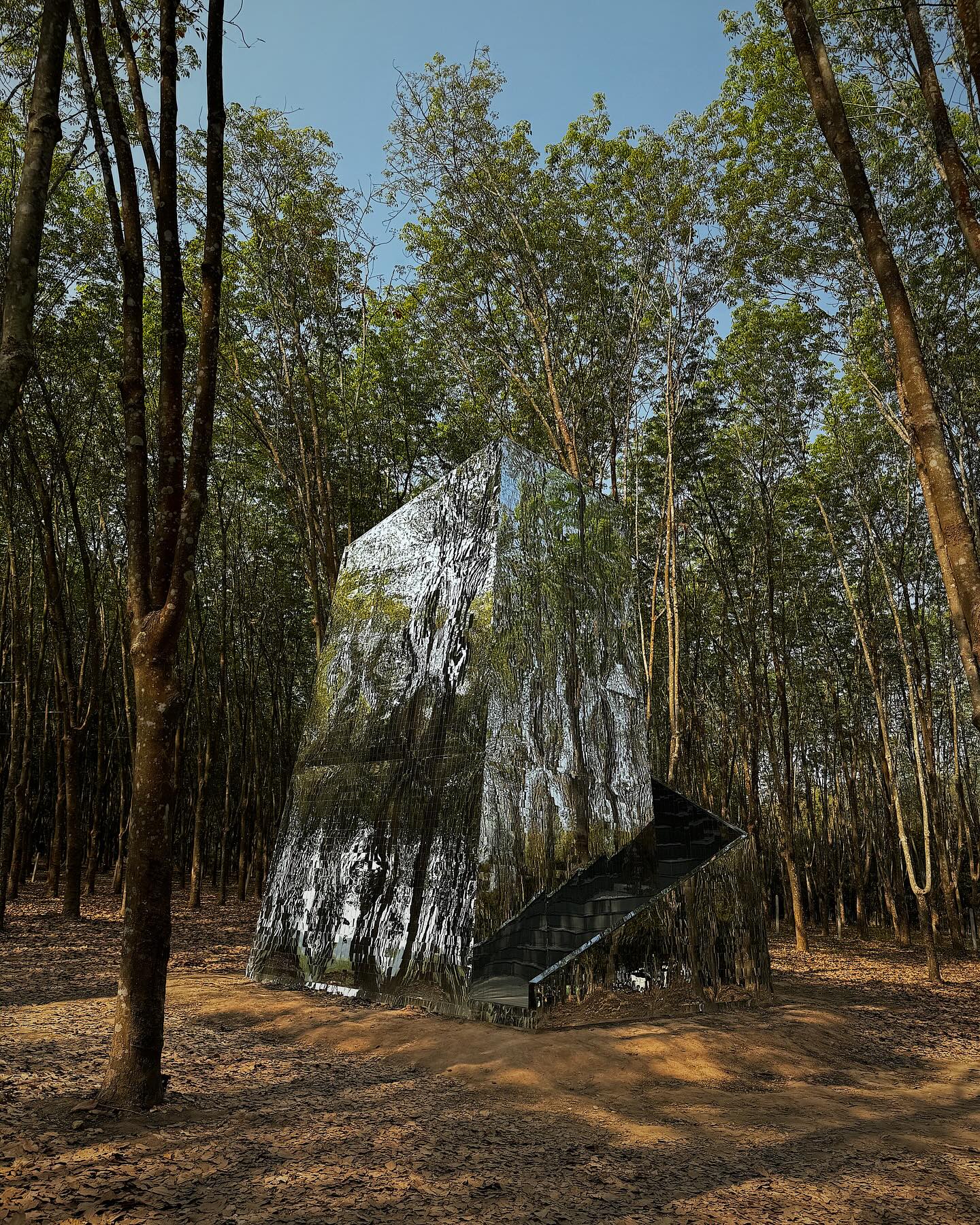 ซาร่า เล็กจ์