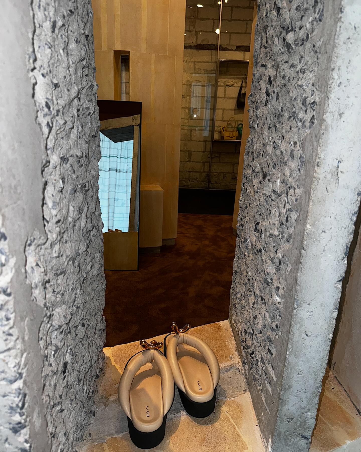 ซาร่า เล็กจ์