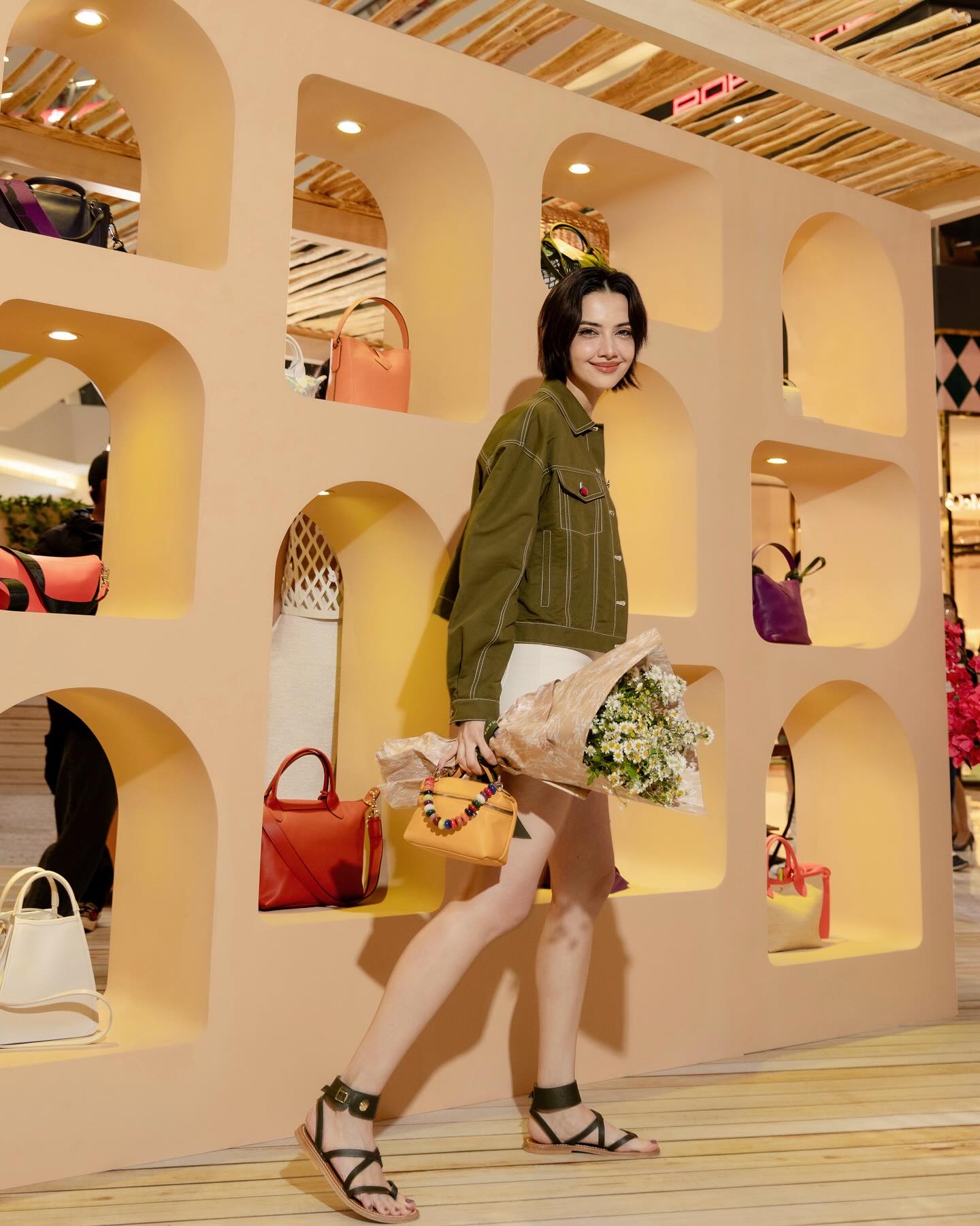 ซาร่า เล็กจ์