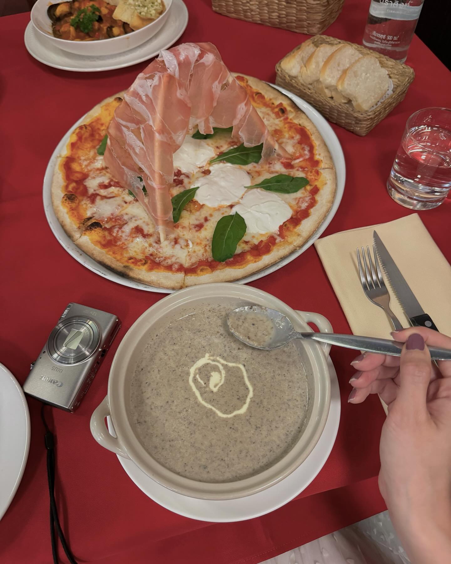 ซาร่า เล็กจ์