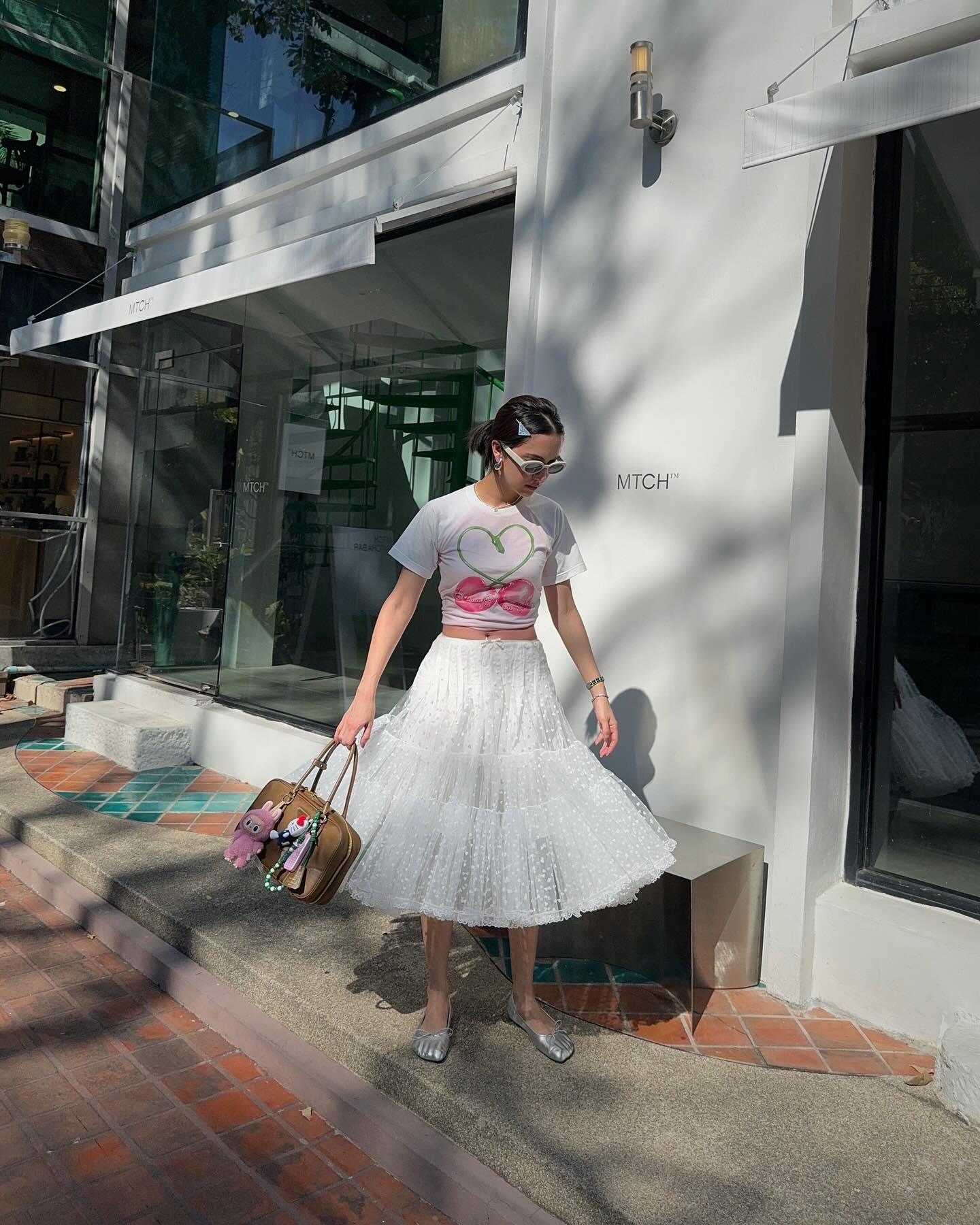 ซาร่า เล็กจ์