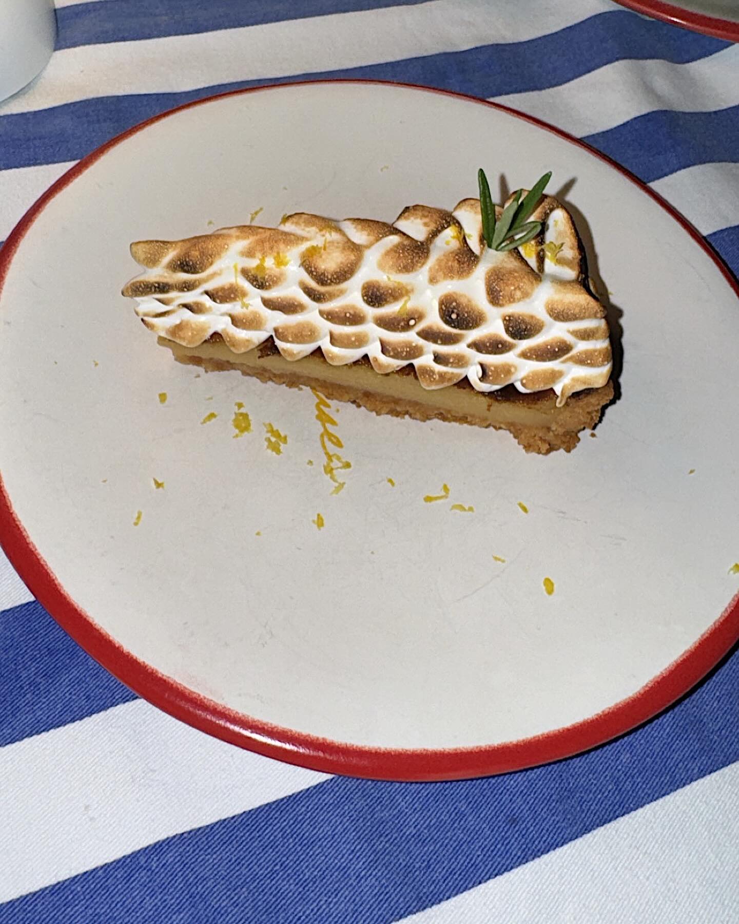 ซาร่า เล็กจ์