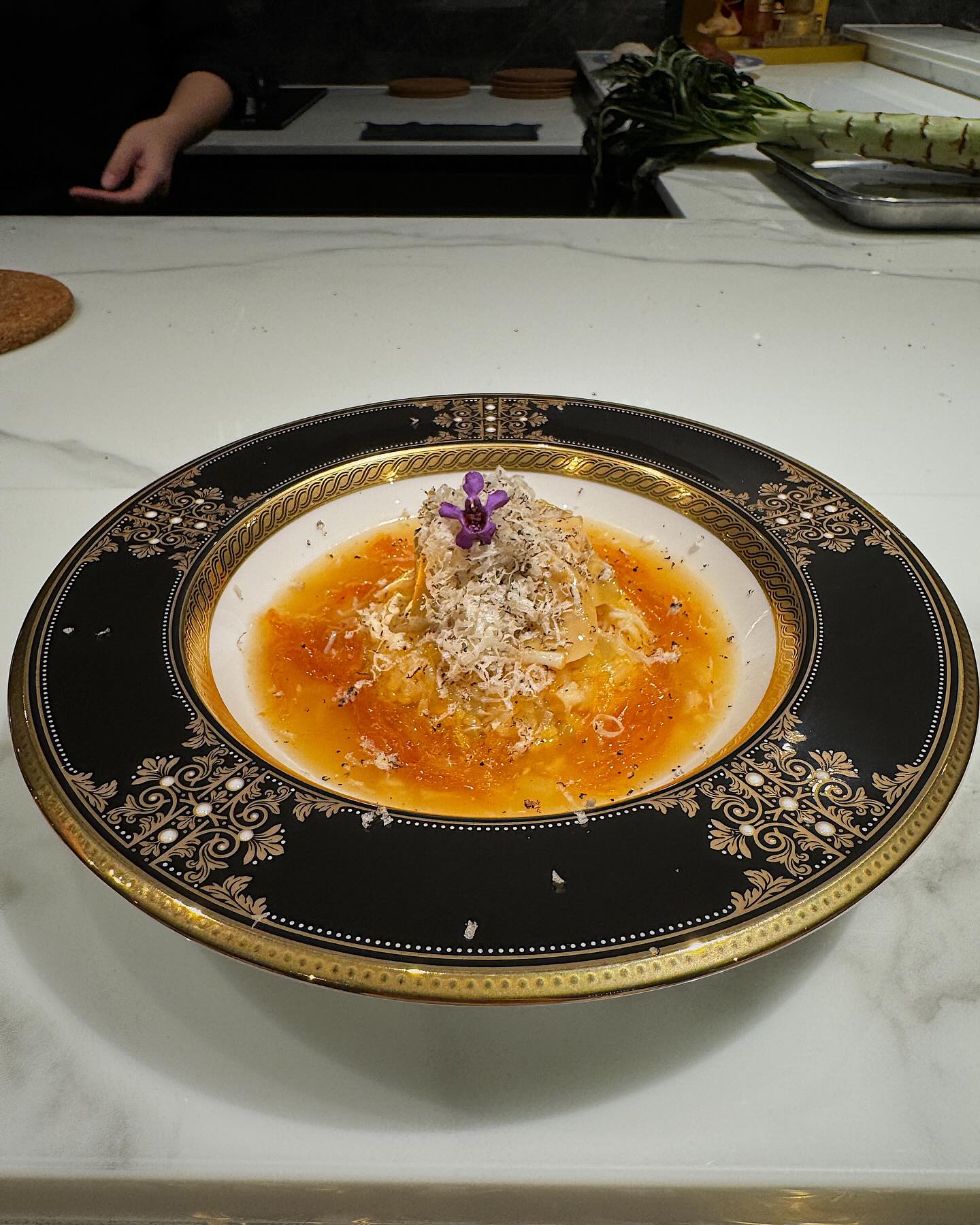 ซาร่า เล็กจ์