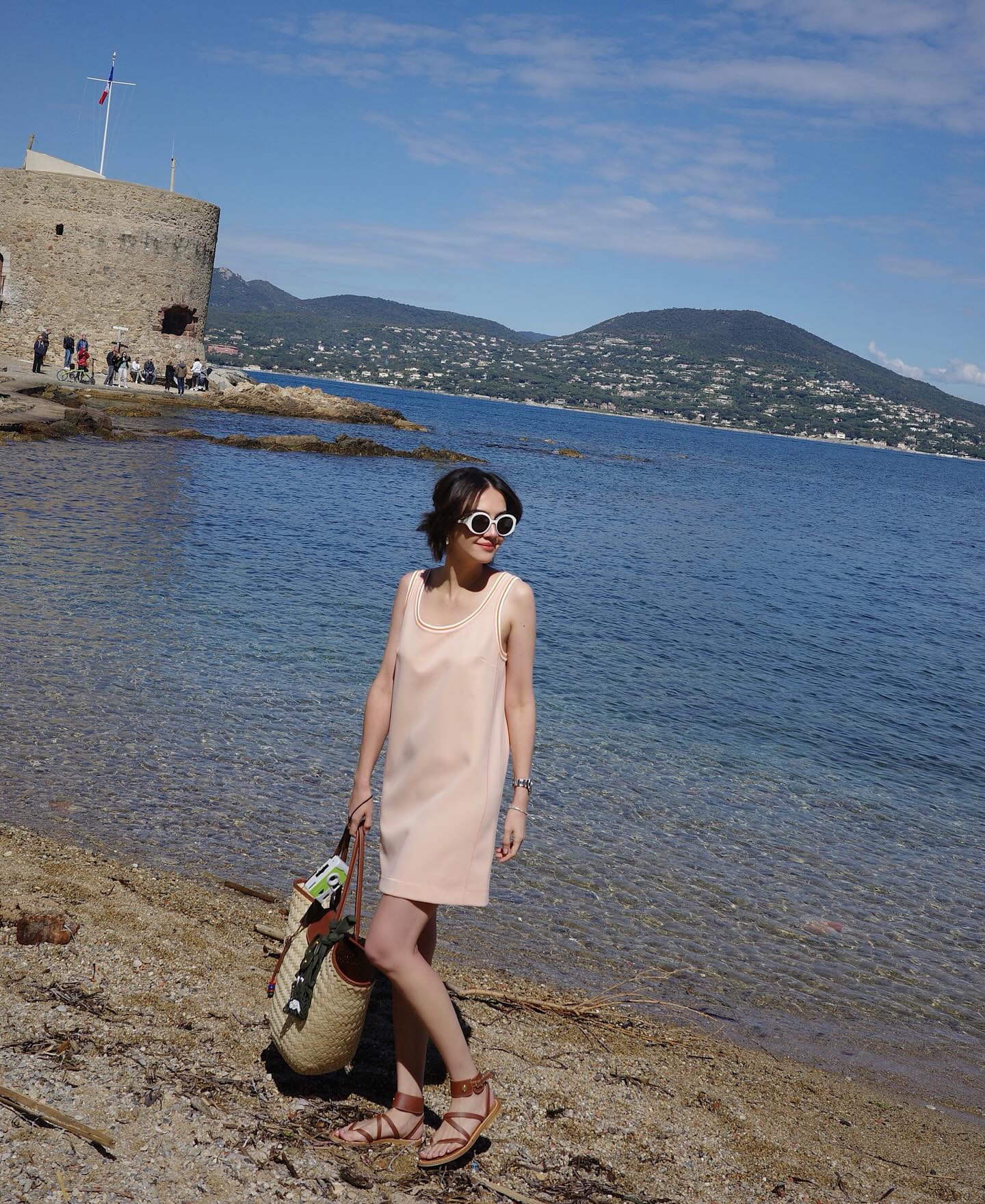 ซาร่า เล็กจ์