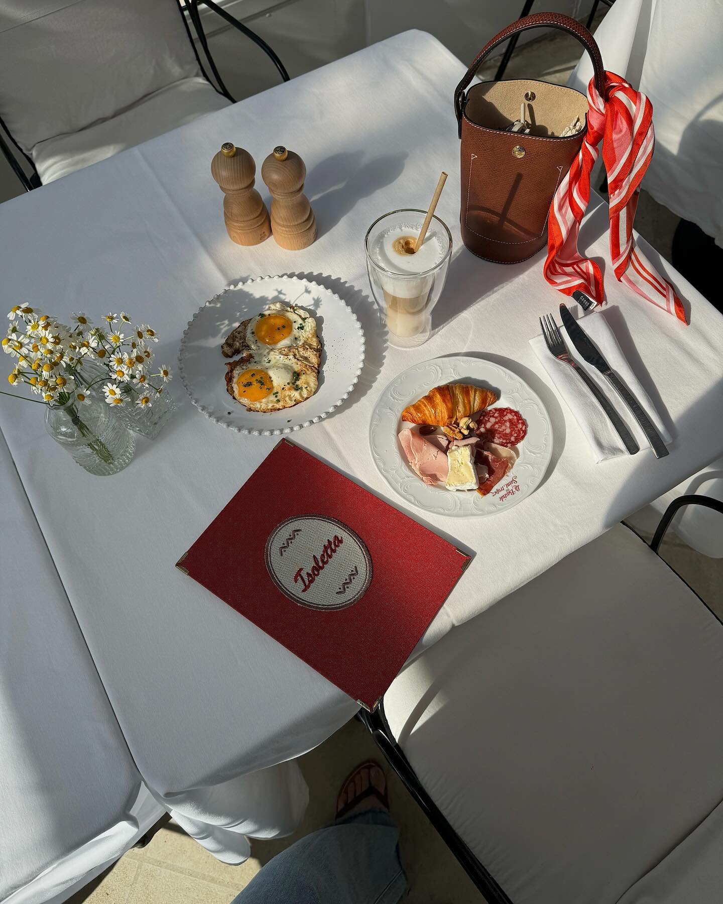 ซาร่า เล็กจ์