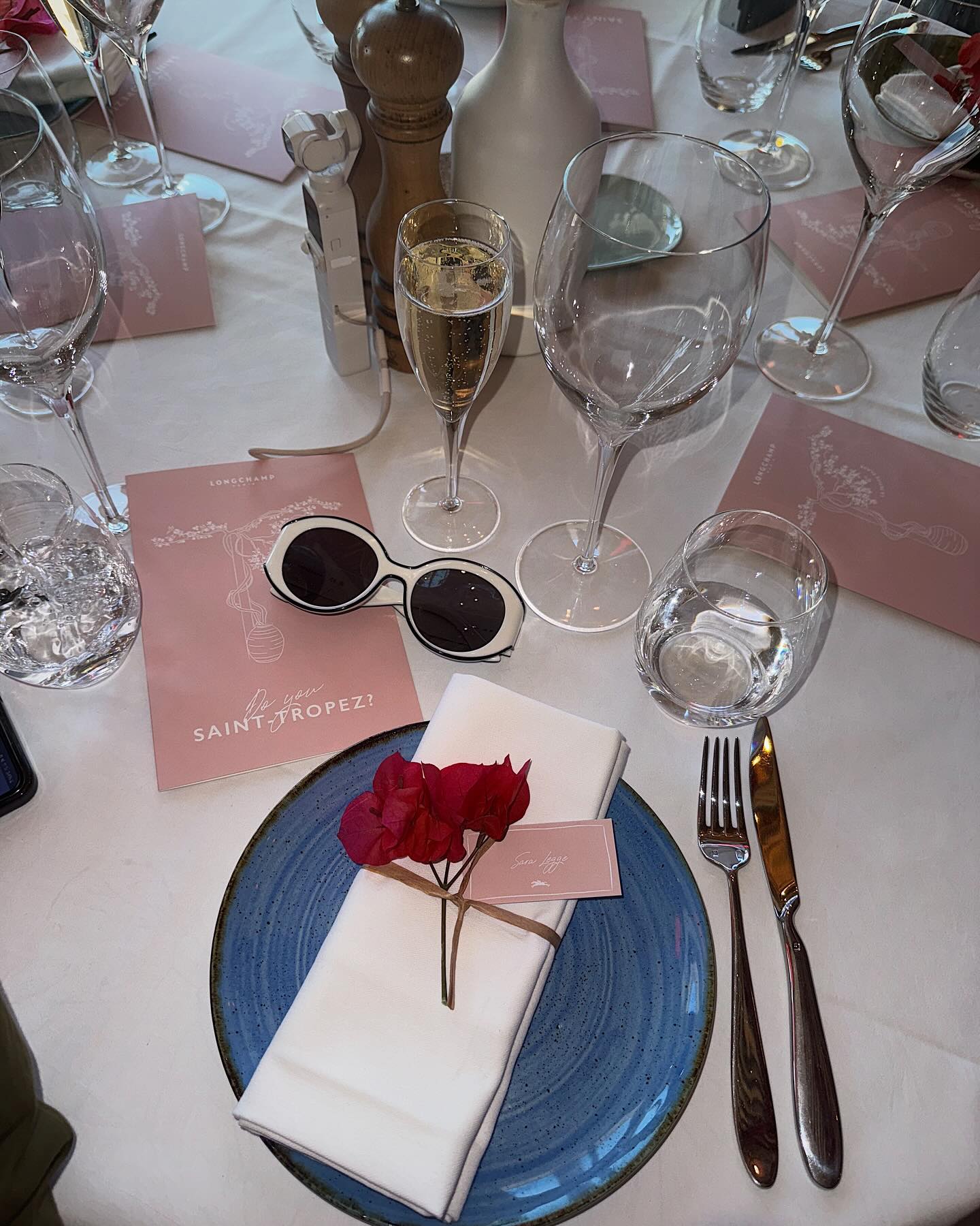 ซาร่า เล็กจ์