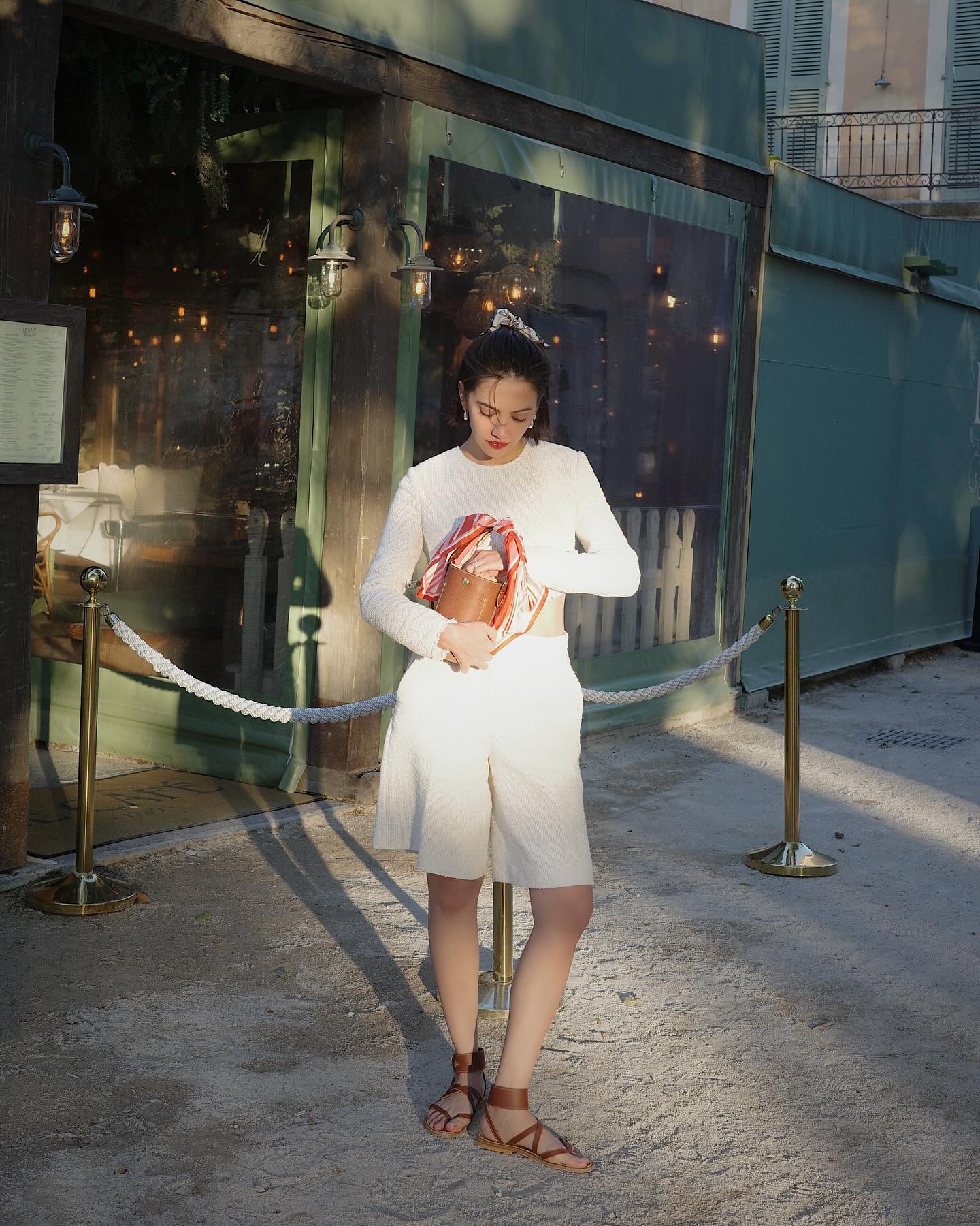 ซาร่า เล็กจ์