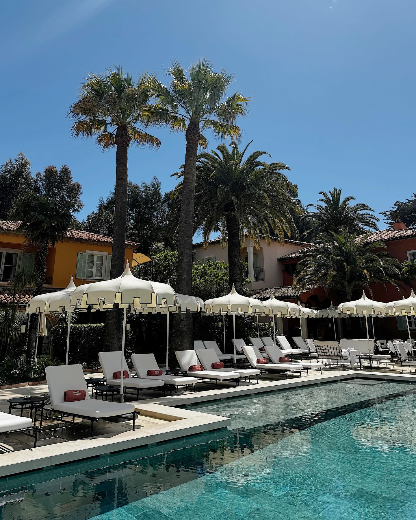 ซาร่า เล็กจ์