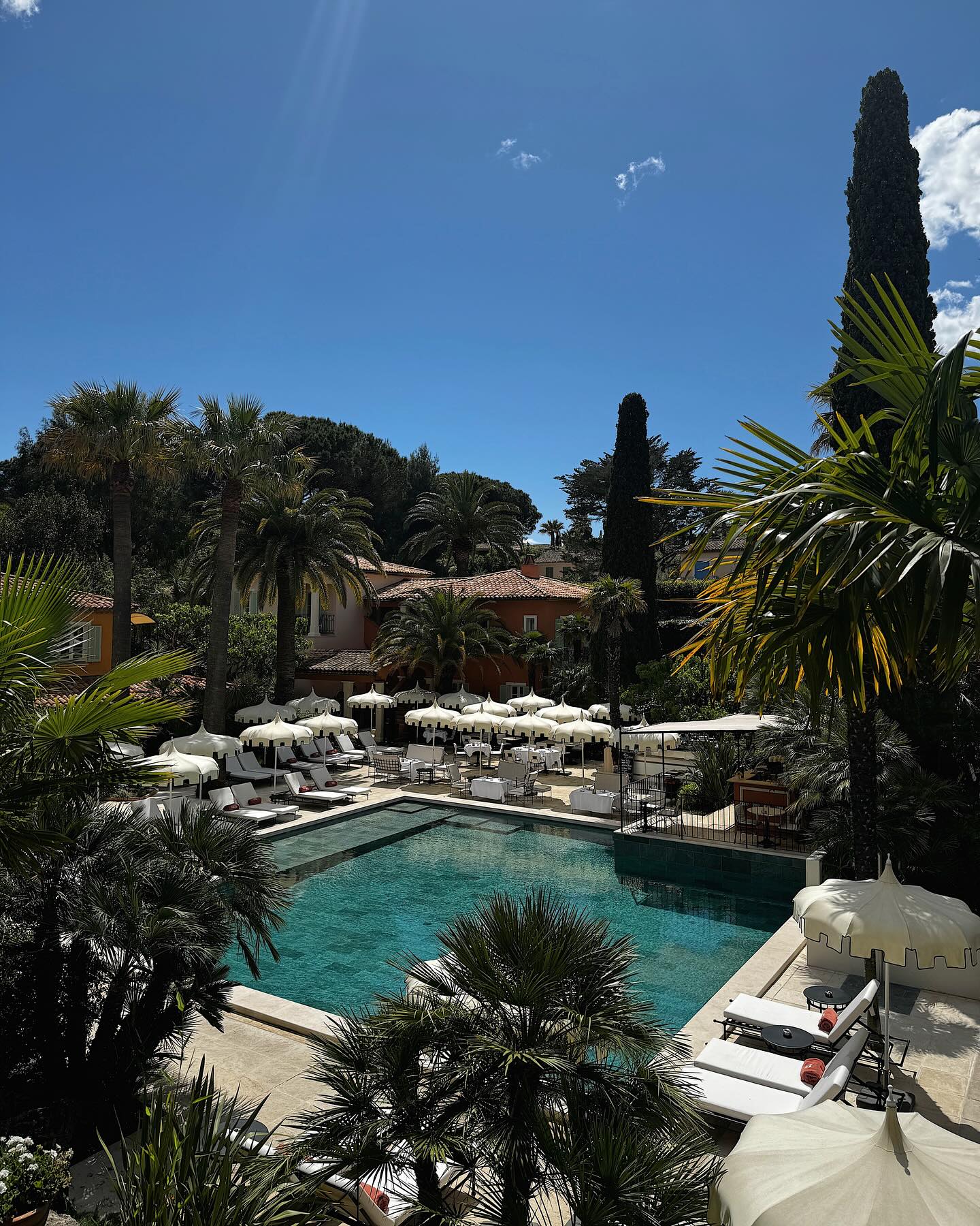 ซาร่า เล็กจ์