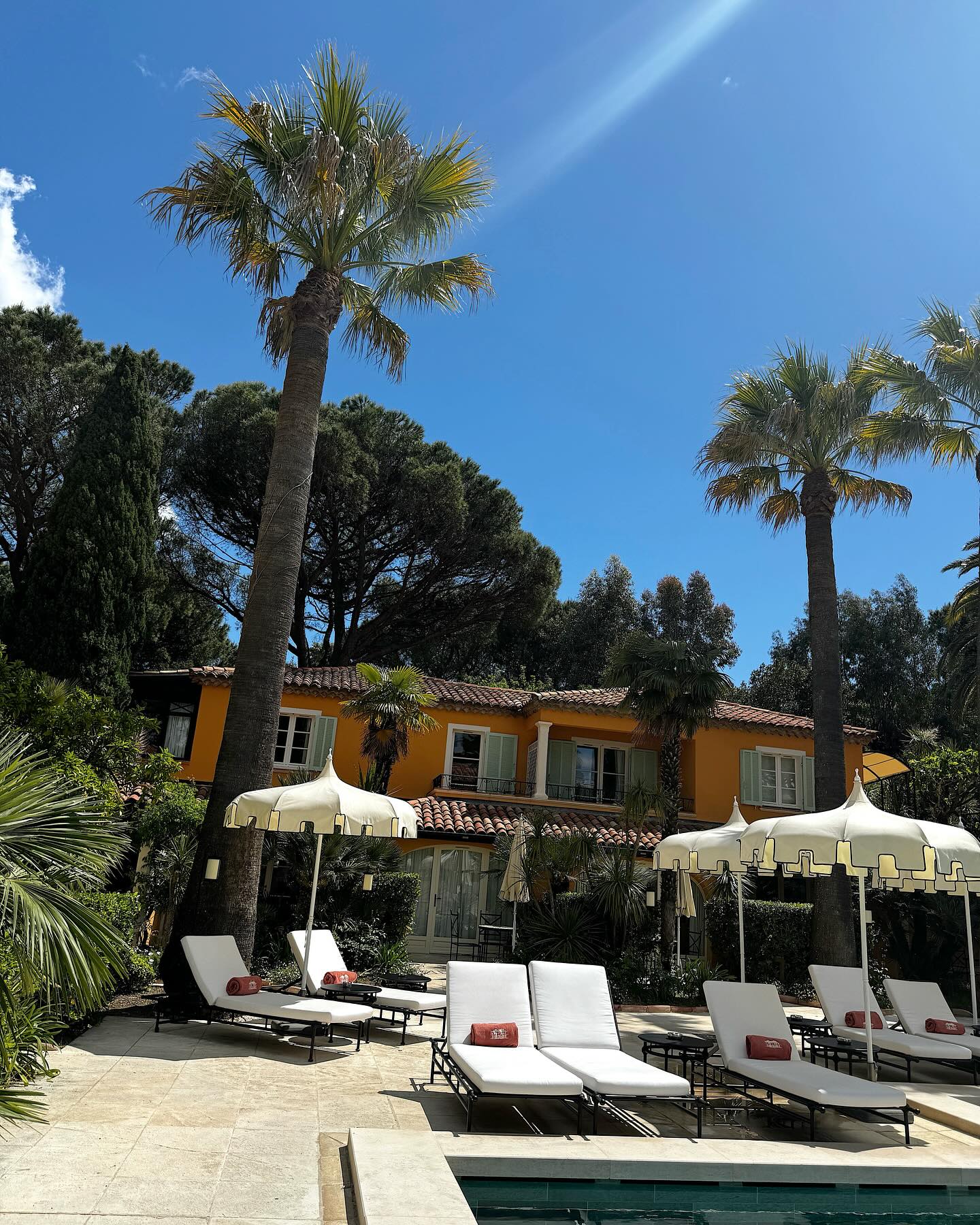 ซาร่า เล็กจ์