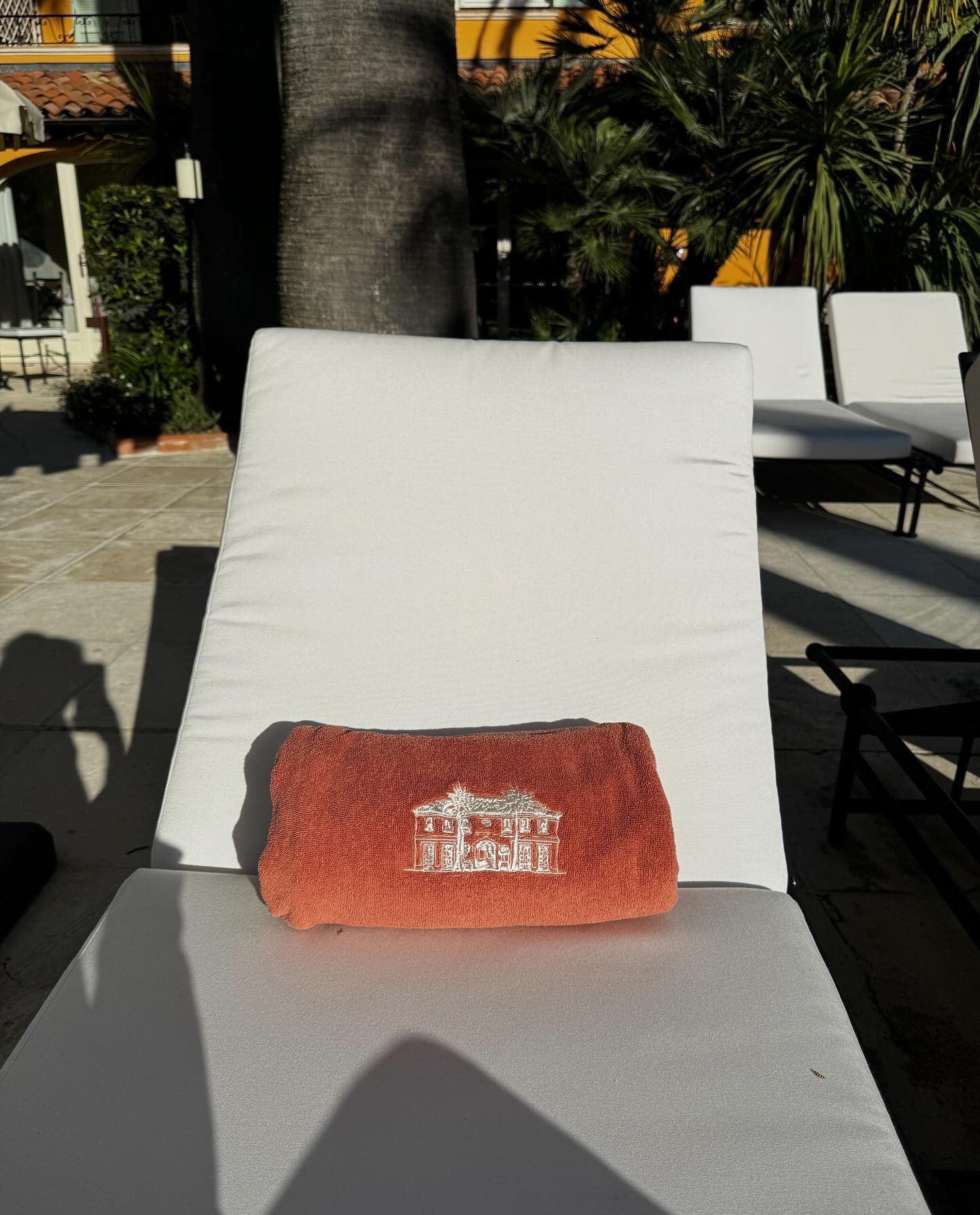 ซาร่า เล็กจ์