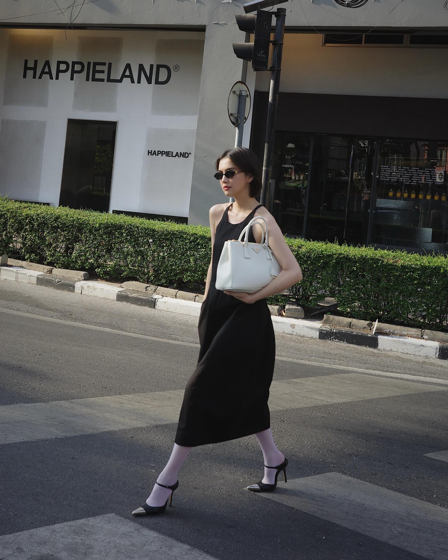 ซาร่า เล็กจ์