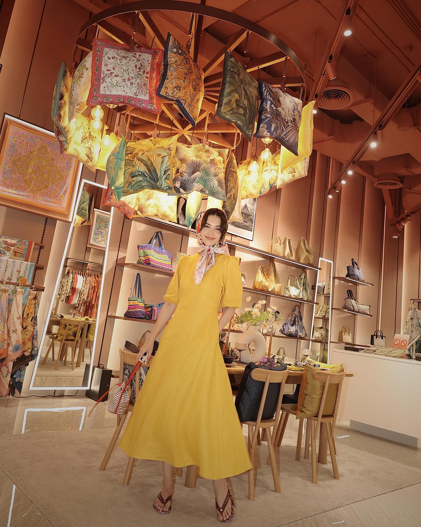 ซาร่า เล็กจ์