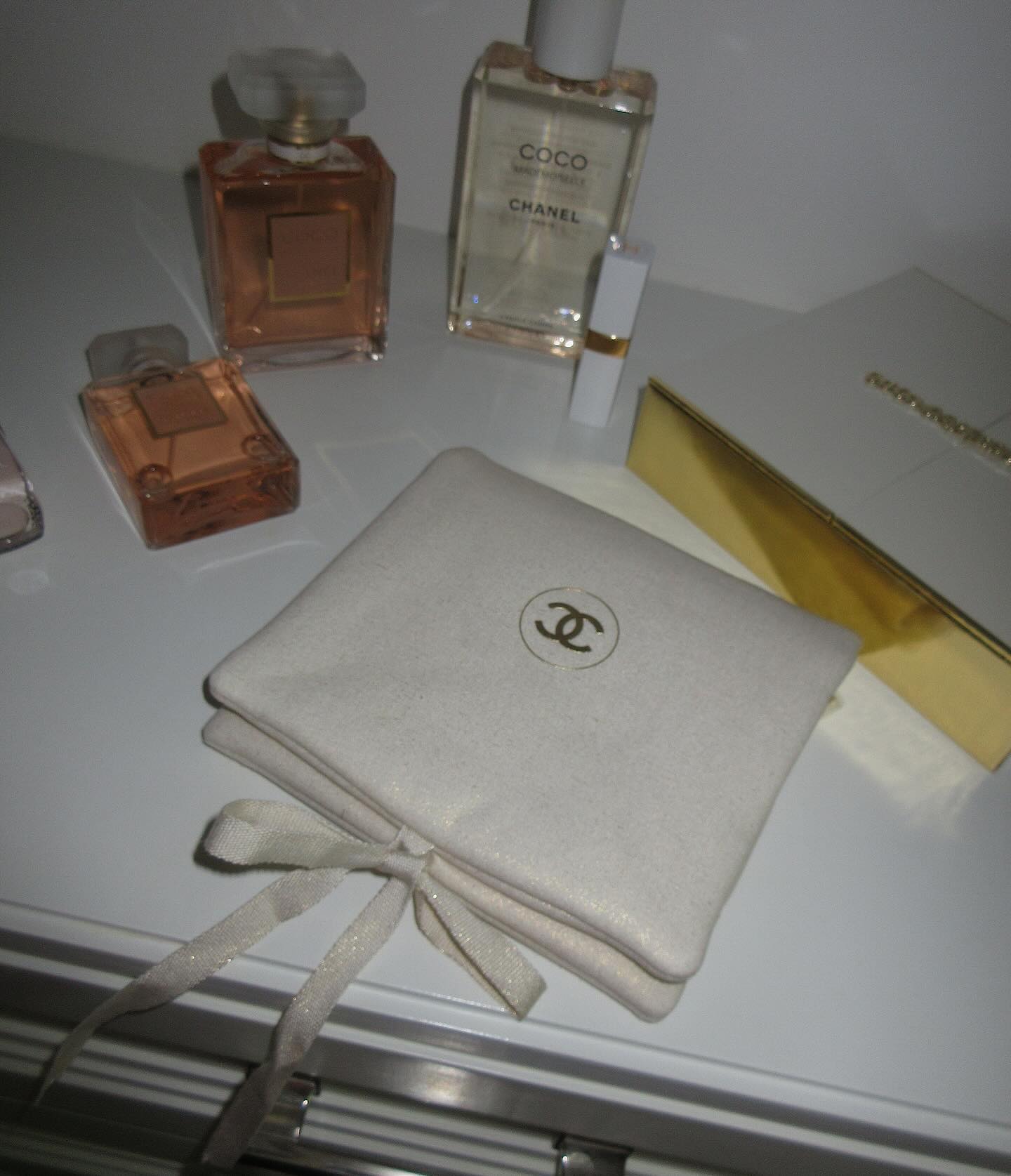 ซาร่า เล็กจ์