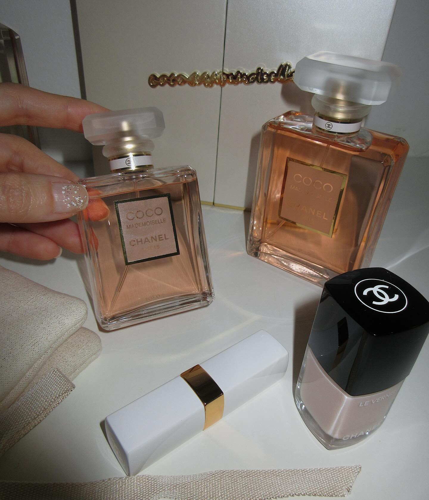 ซาร่า เล็กจ์