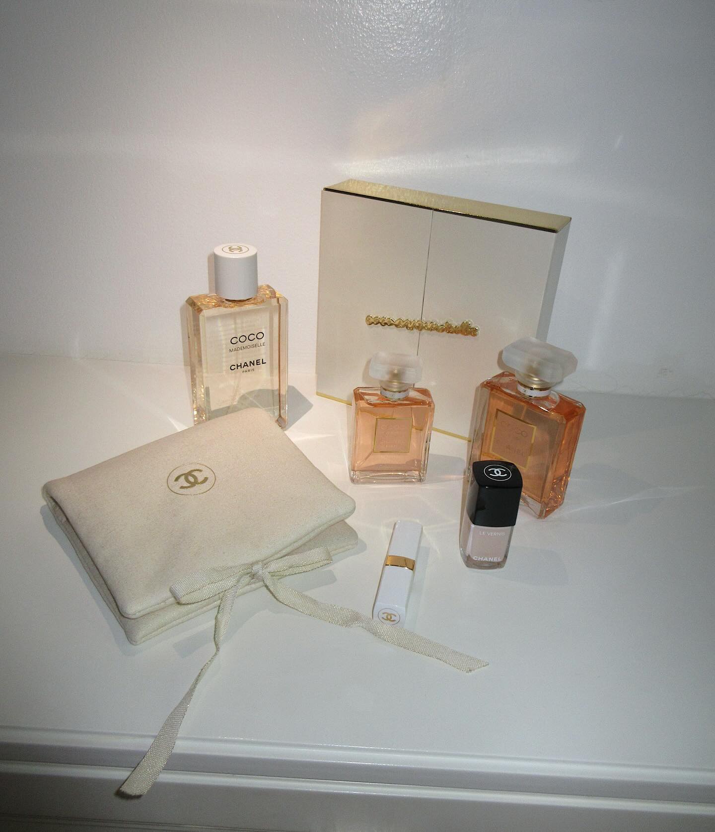 ซาร่า เล็กจ์