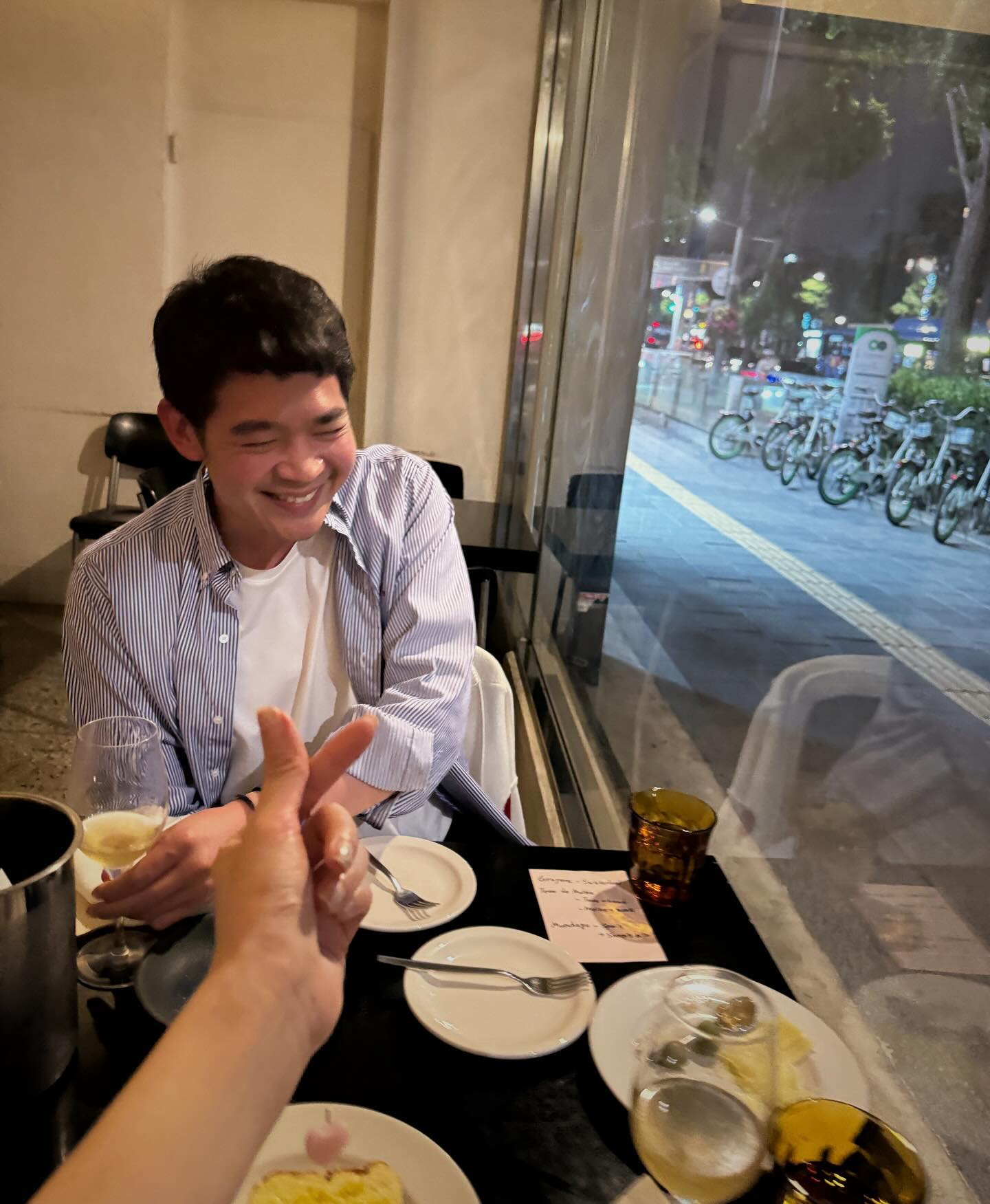 ซาร่า เล็กจ์