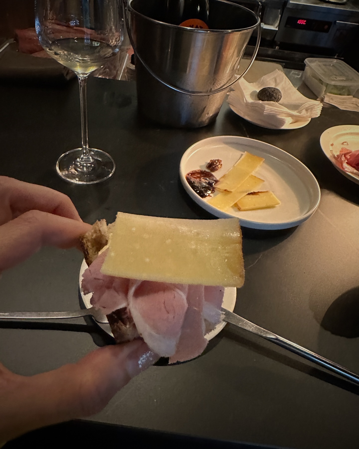 ซาร่า เล็กจ์