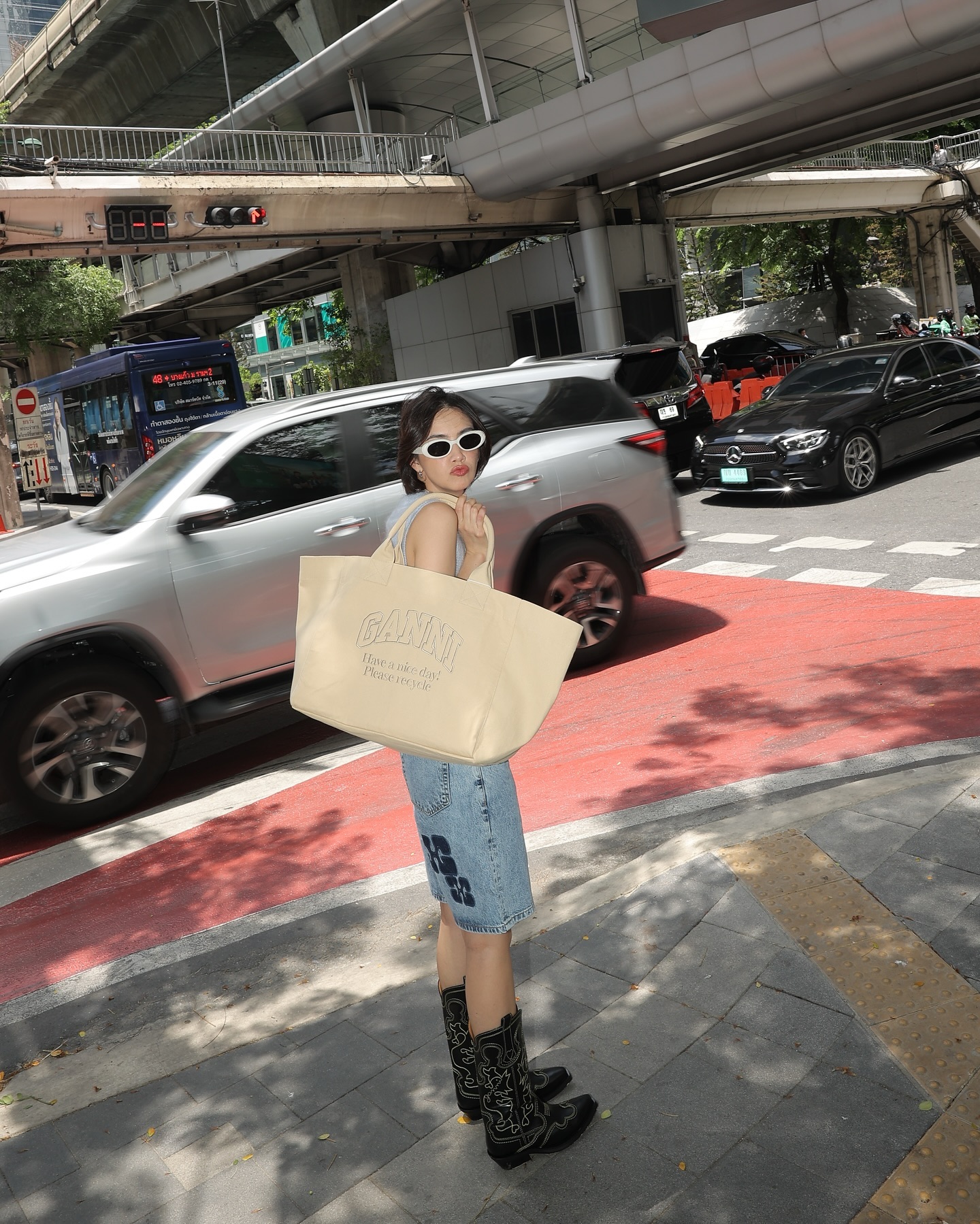 ซาร่า เล็กจ์