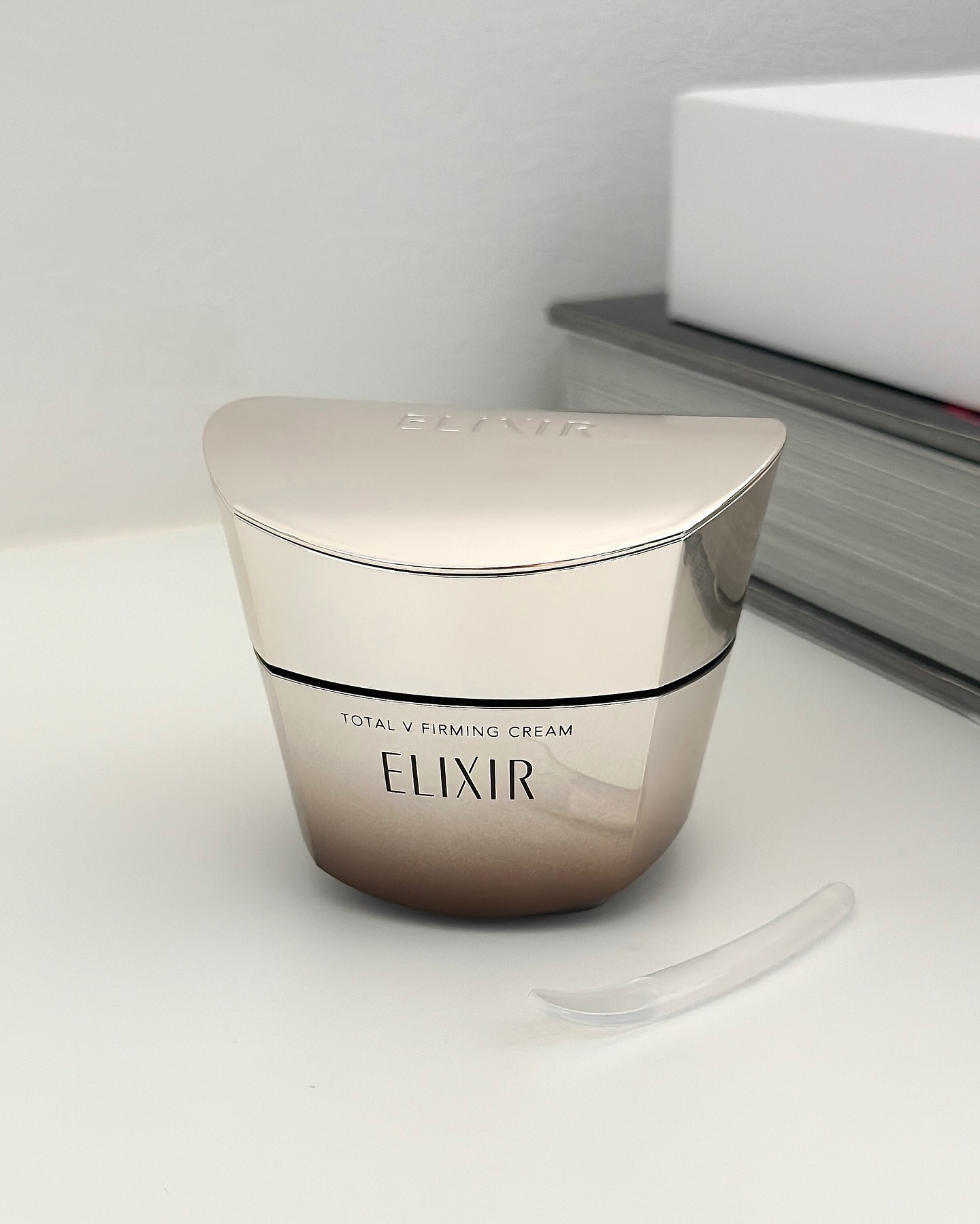 ซาร่า เล็กจ์