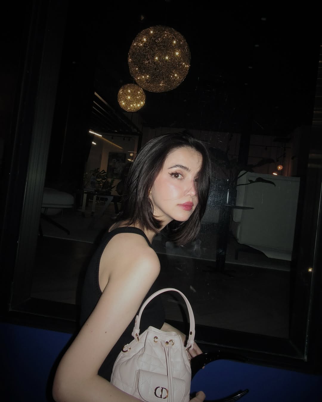 ซาร่า เล็กจ์
