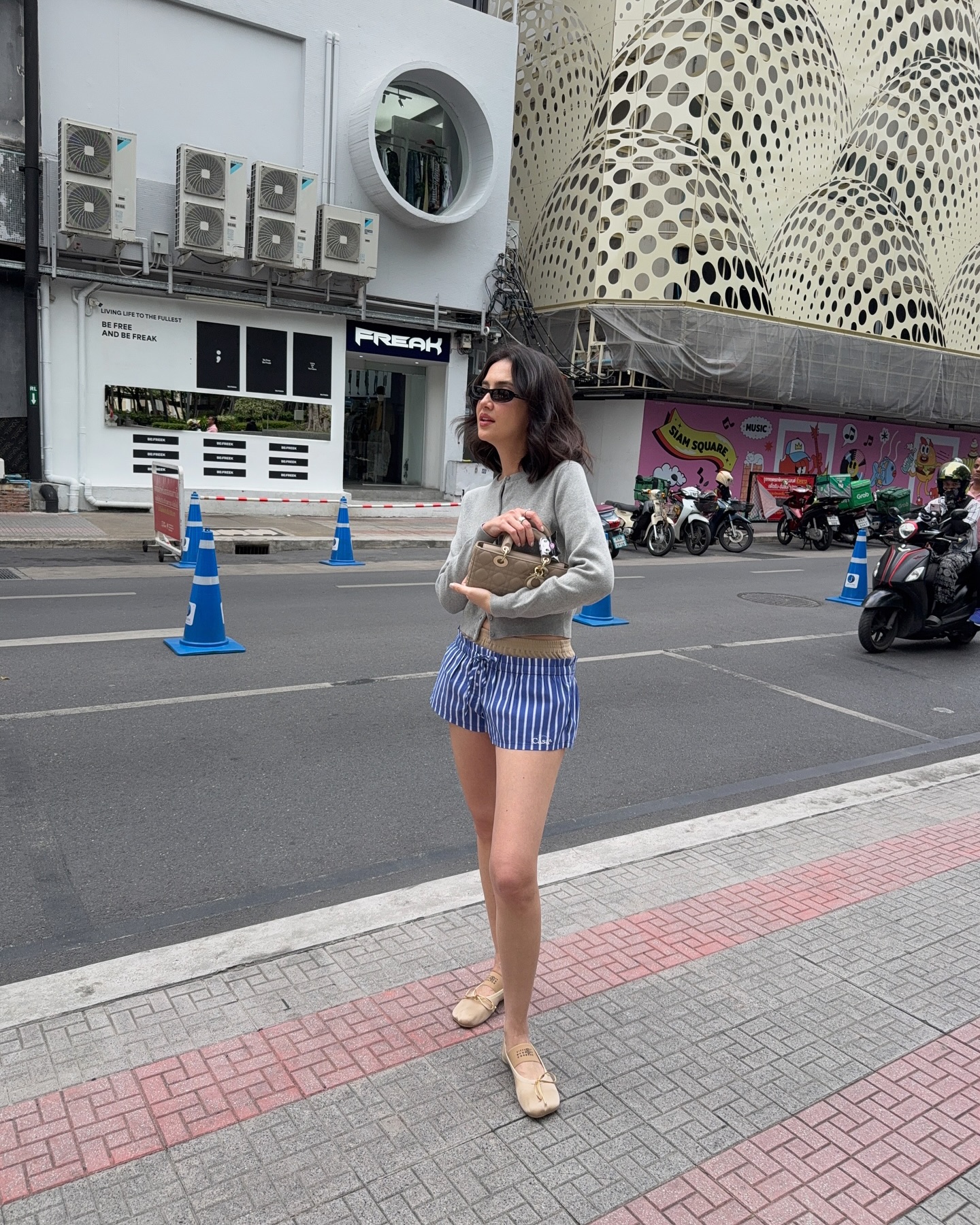 ซาร่า เล็กจ์