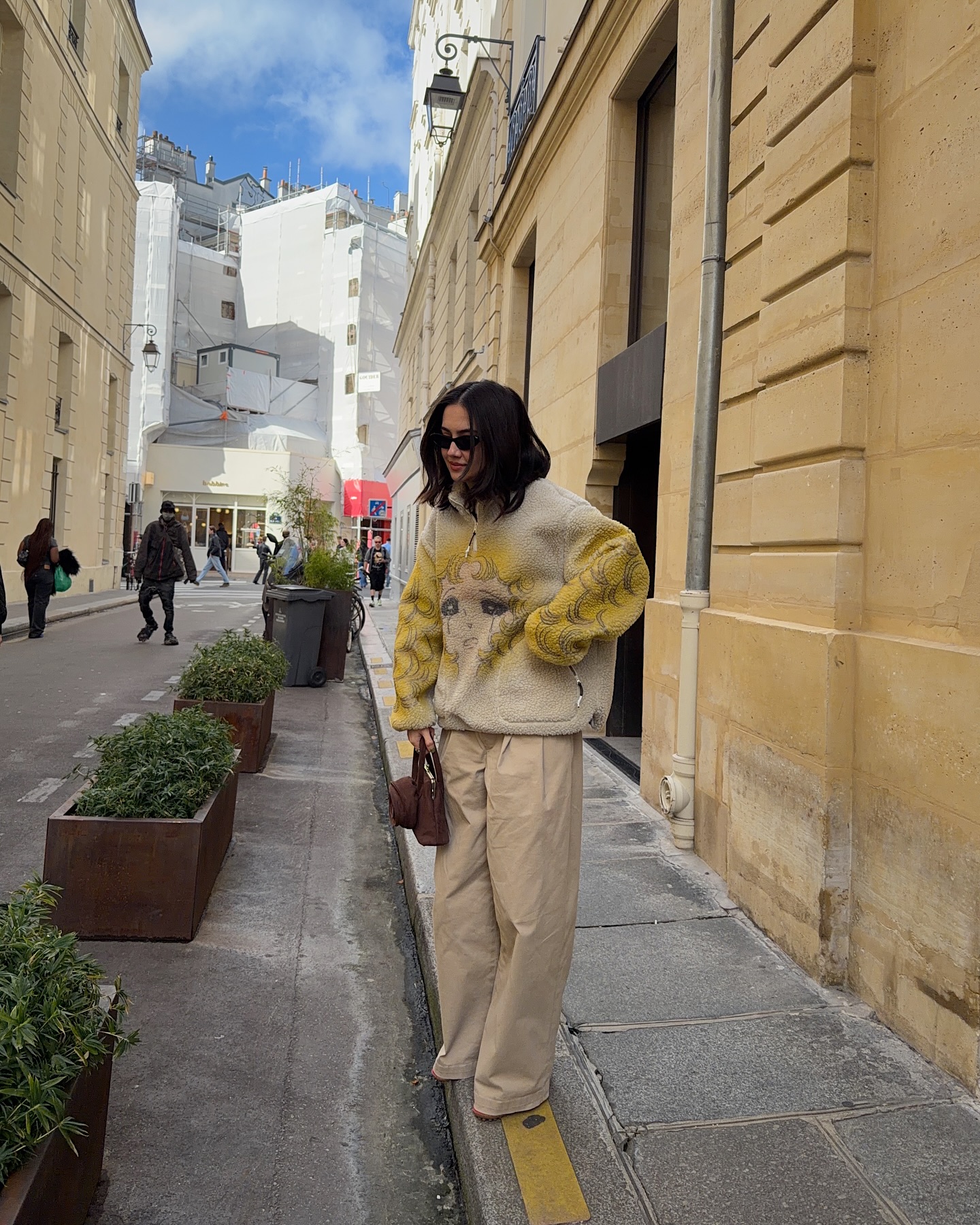 ซาร่า เล็กจ์