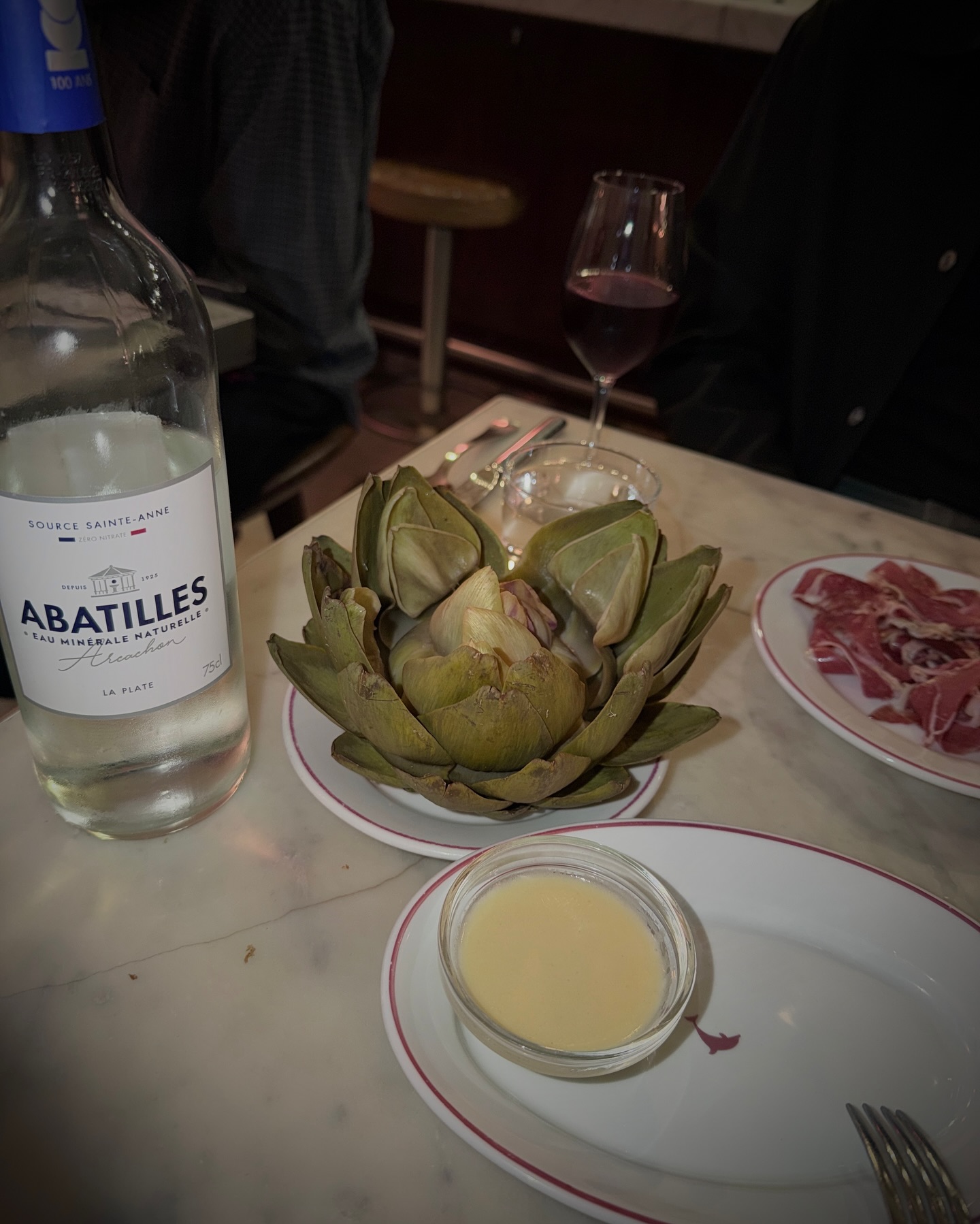 ซาร่า เล็กจ์