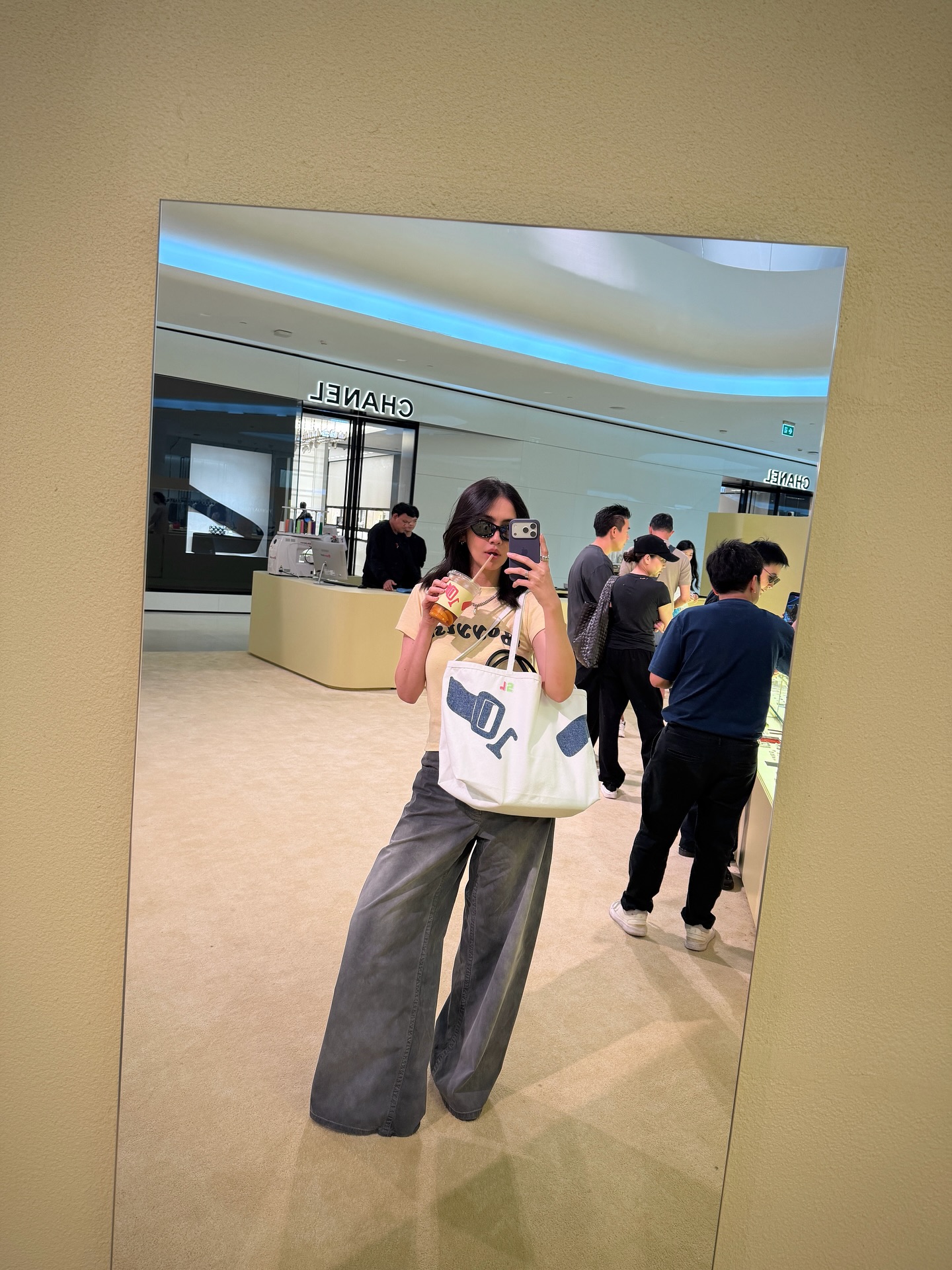 ซาร่า เล็กจ์