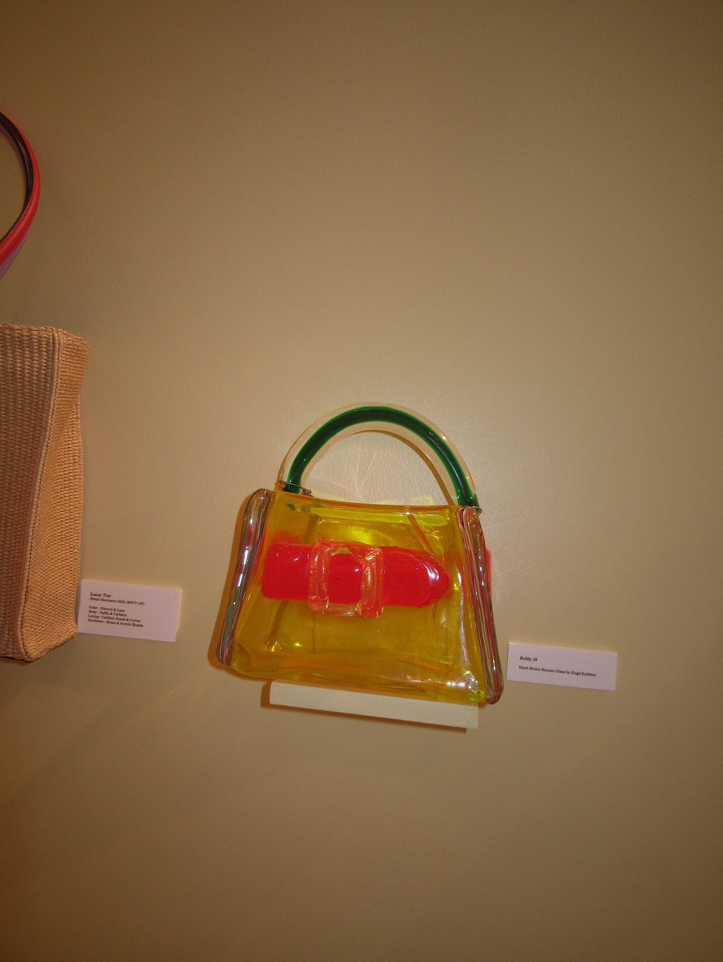 ซาร่า เล็กจ์