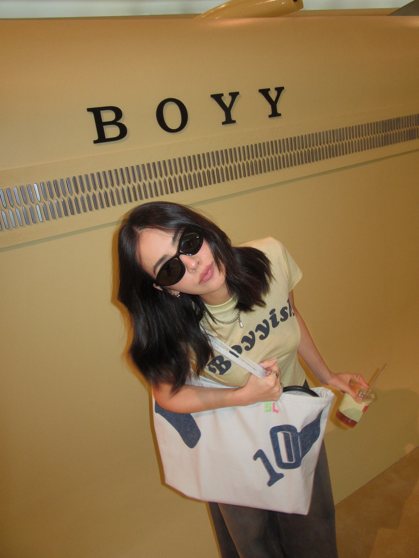 ซาร่า เล็กจ์