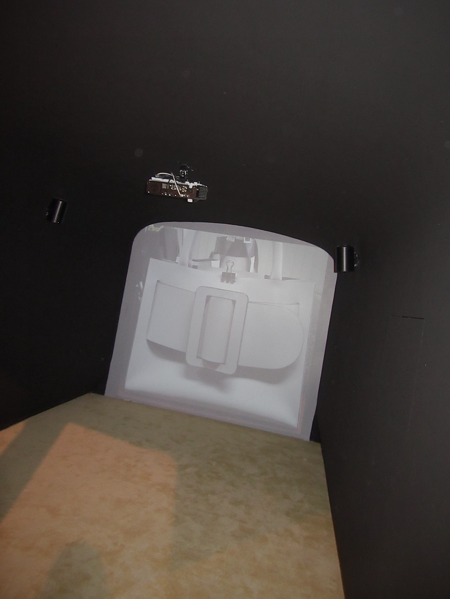 ซาร่า เล็กจ์