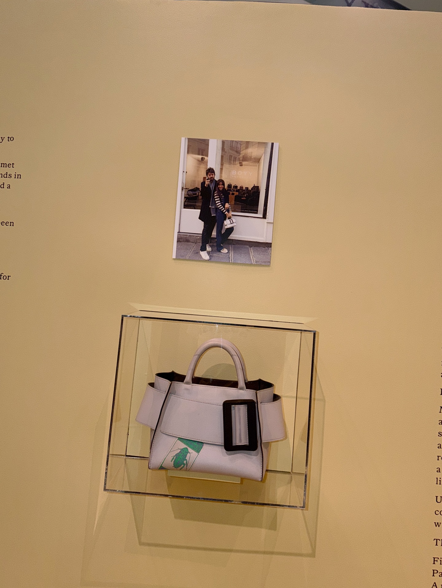 ซาร่า เล็กจ์