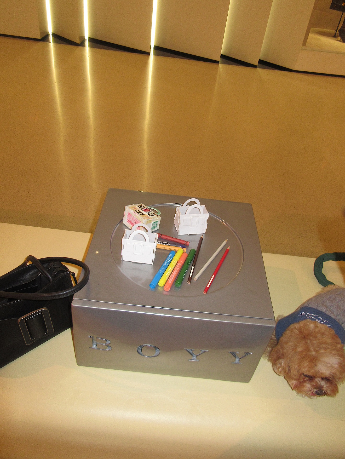 ซาร่า เล็กจ์