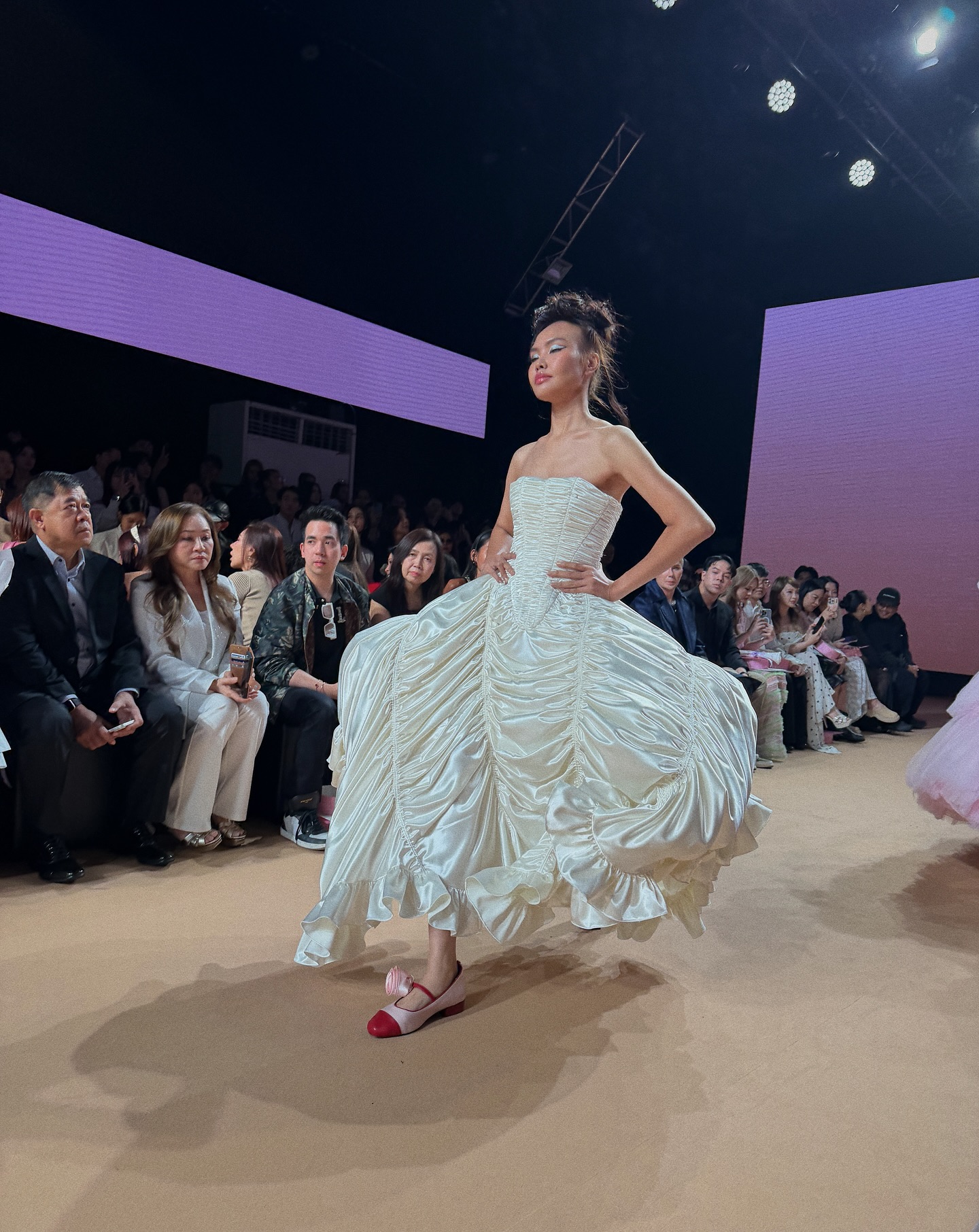 ซาร่า เล็กจ์