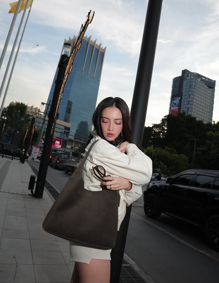 ซาร่า เล็กจ์