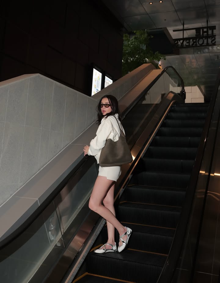 ซาร่า เล็กจ์