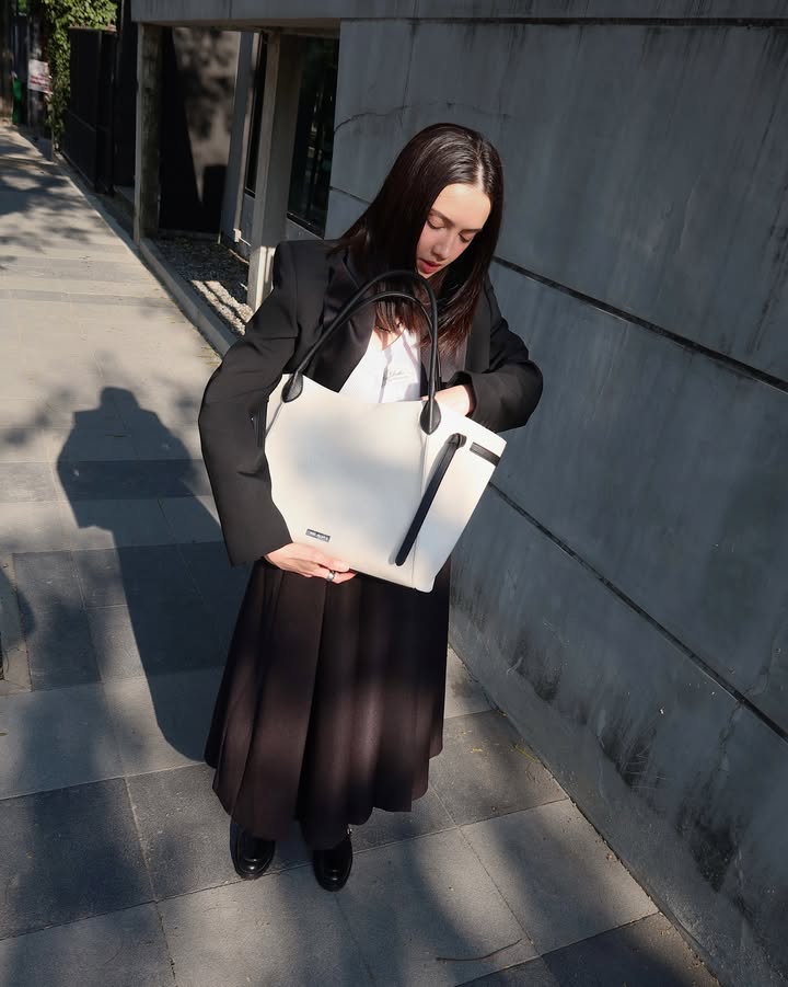 ซาร่า เล็กจ์