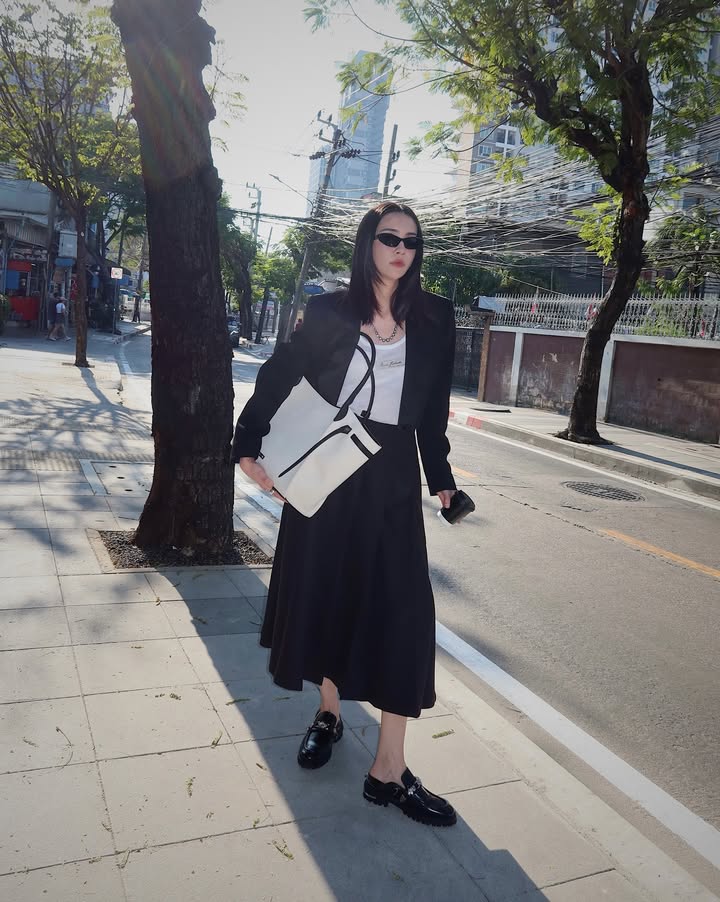 ซาร่า เล็กจ์