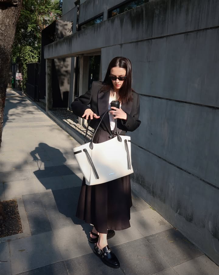 ซาร่า เล็กจ์