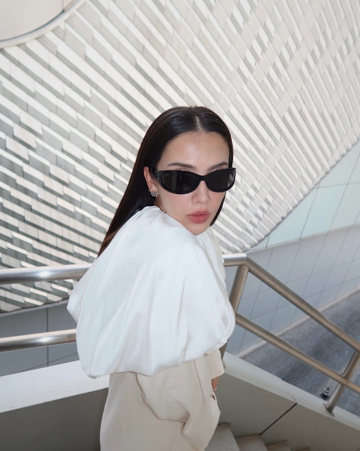 ซาร่า เล็กจ์