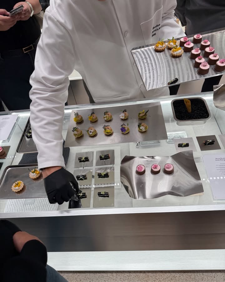 ซาร่า เล็กจ์