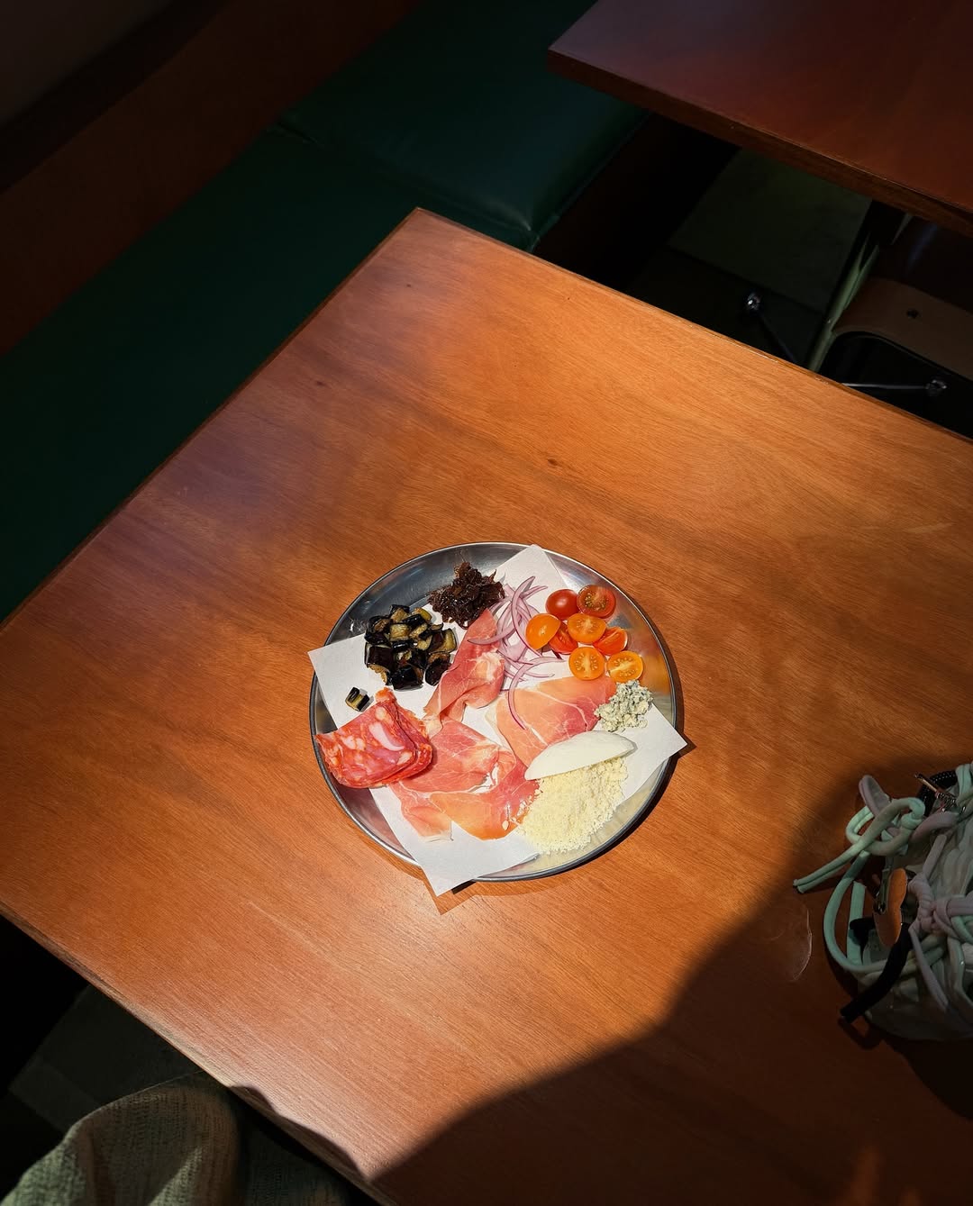 ซาร่า เล็กจ์