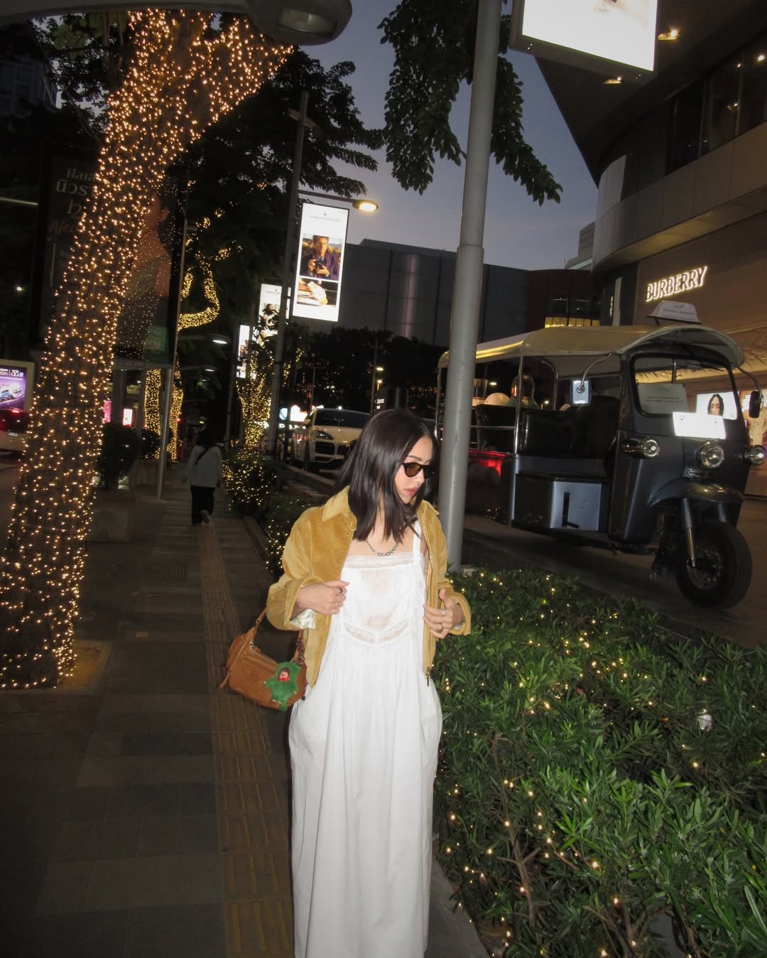 ซาร่า เล็กจ์